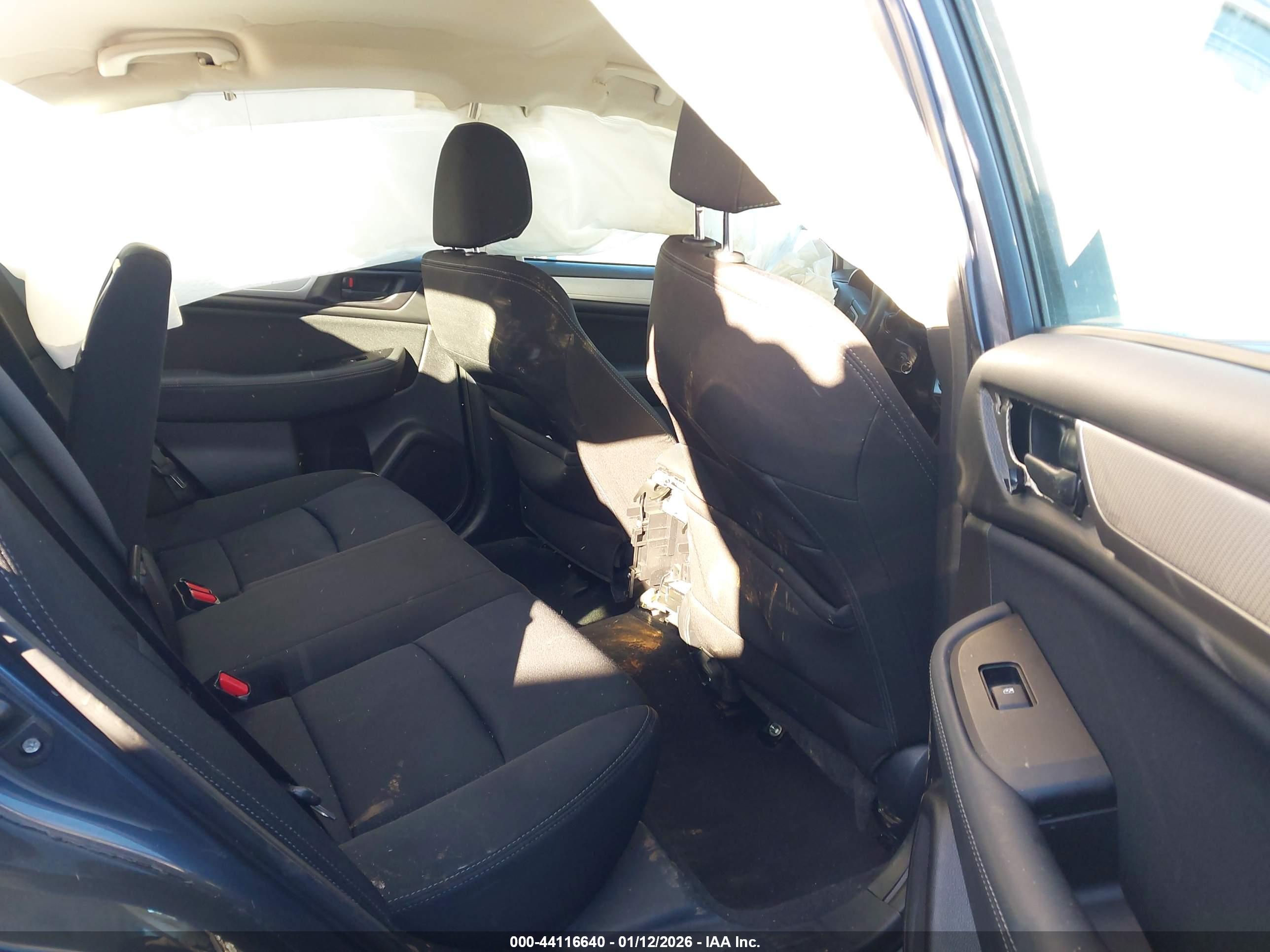 SUBARU LEGACY image 8