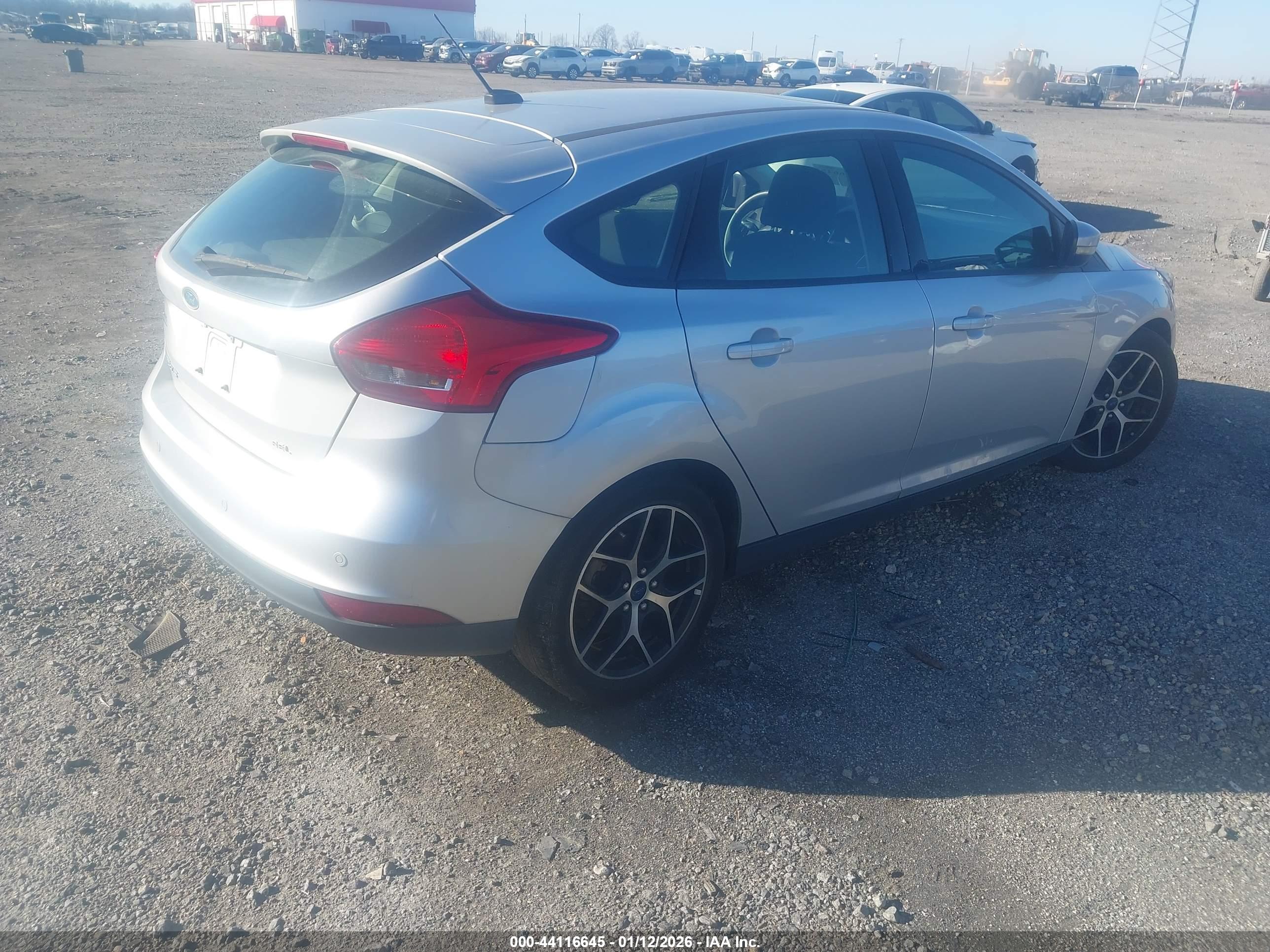 FORD FOCUS image 4