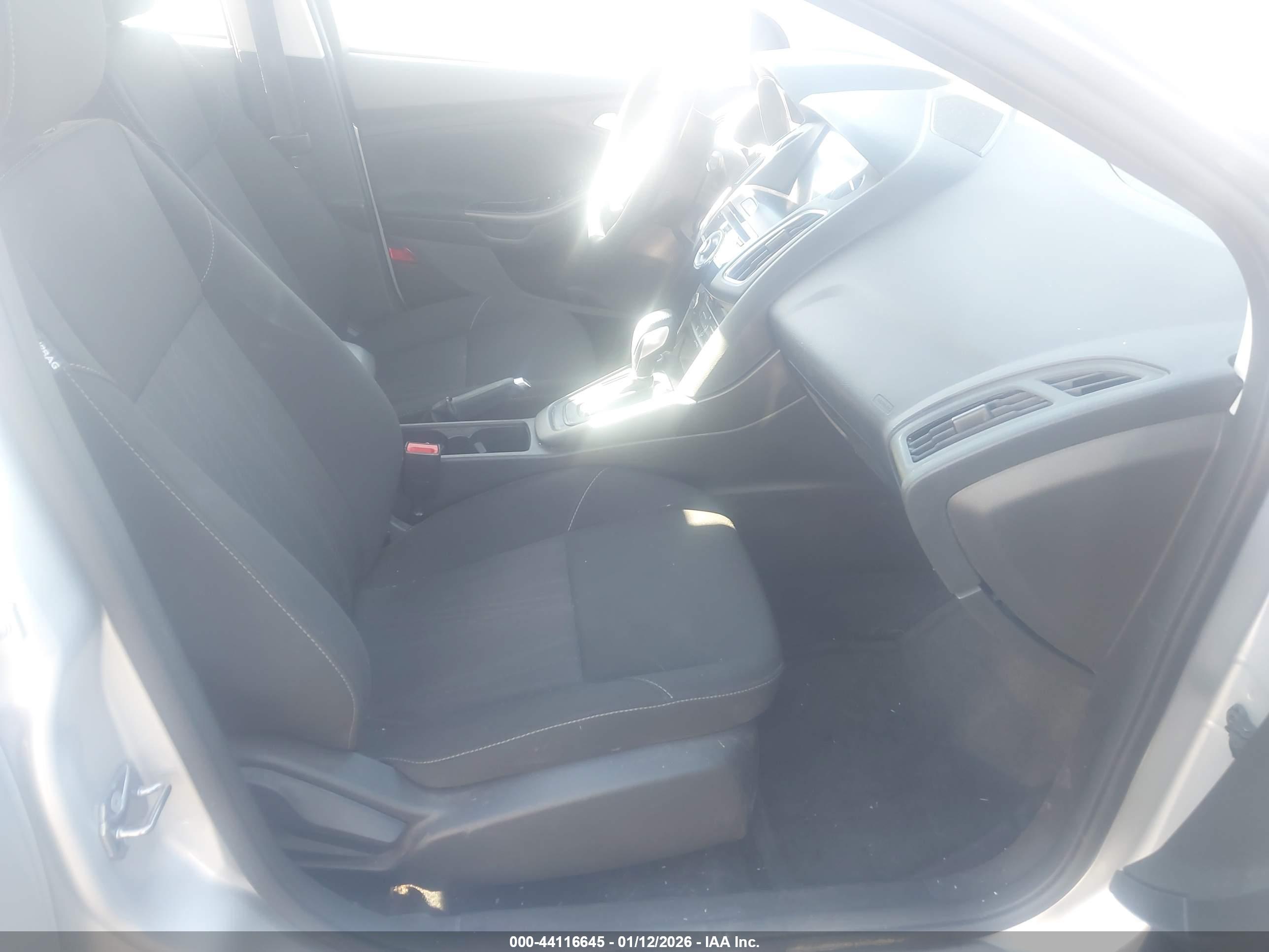 FORD FOCUS image 5