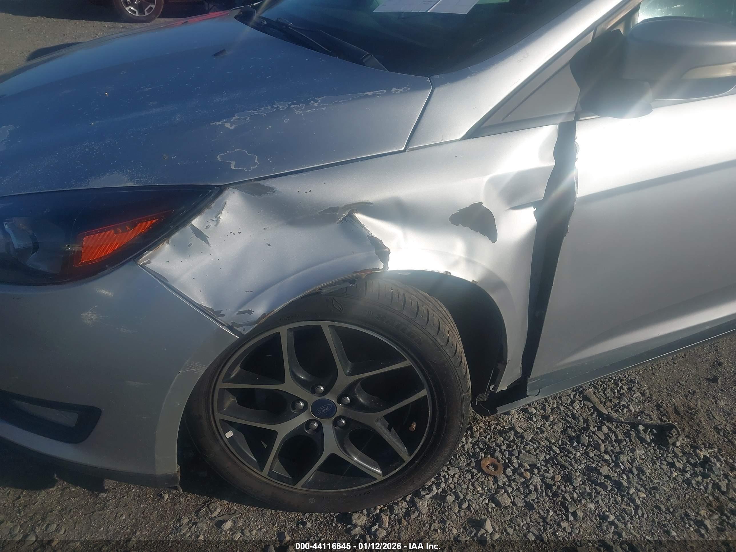 FORD FOCUS image 6