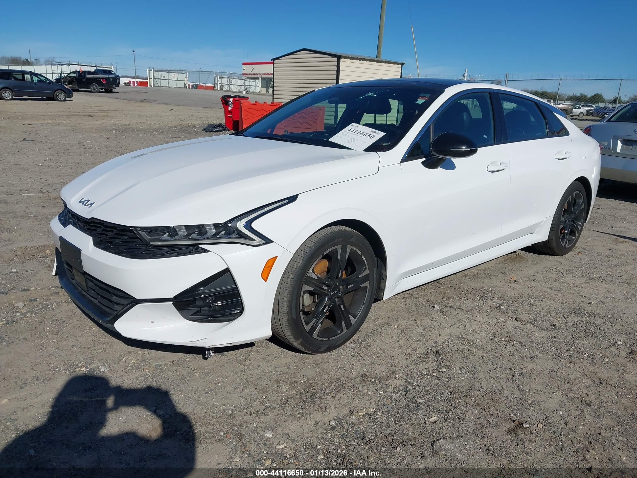KIA K5 image 2