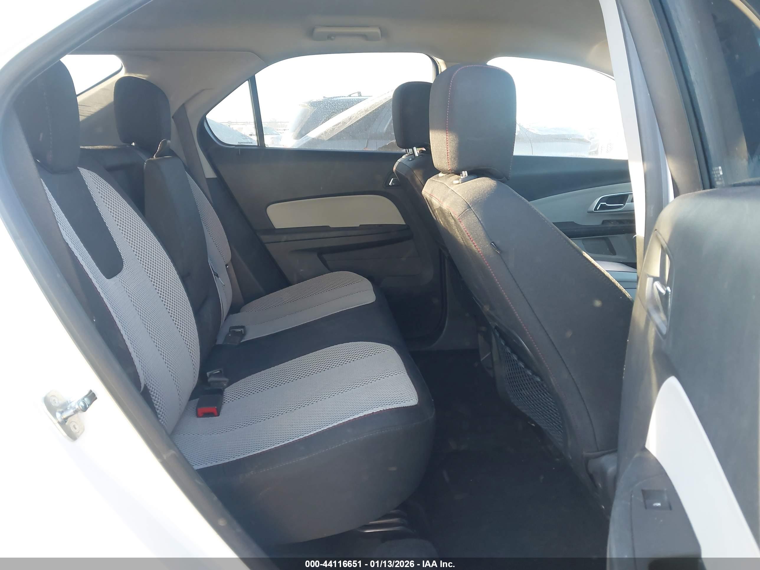 CHEVROLET EQUINOX image 8