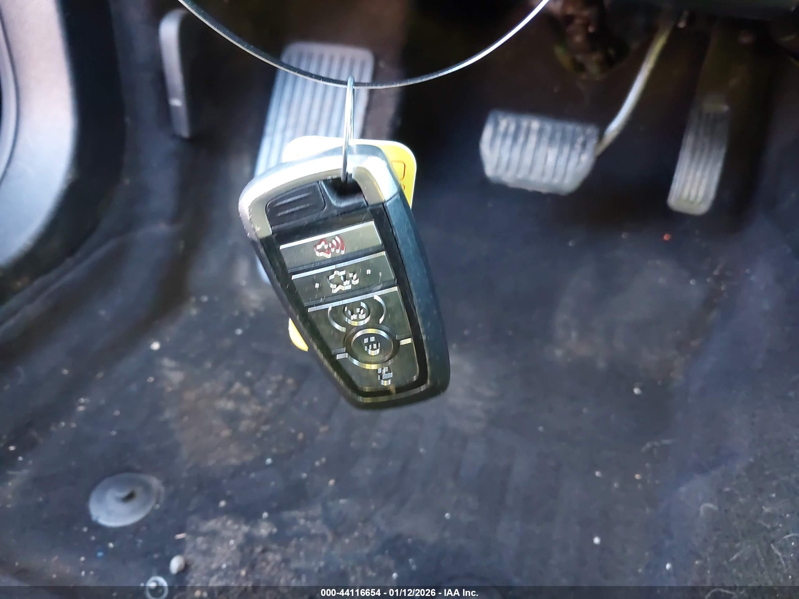 FORD FUSION image 11
