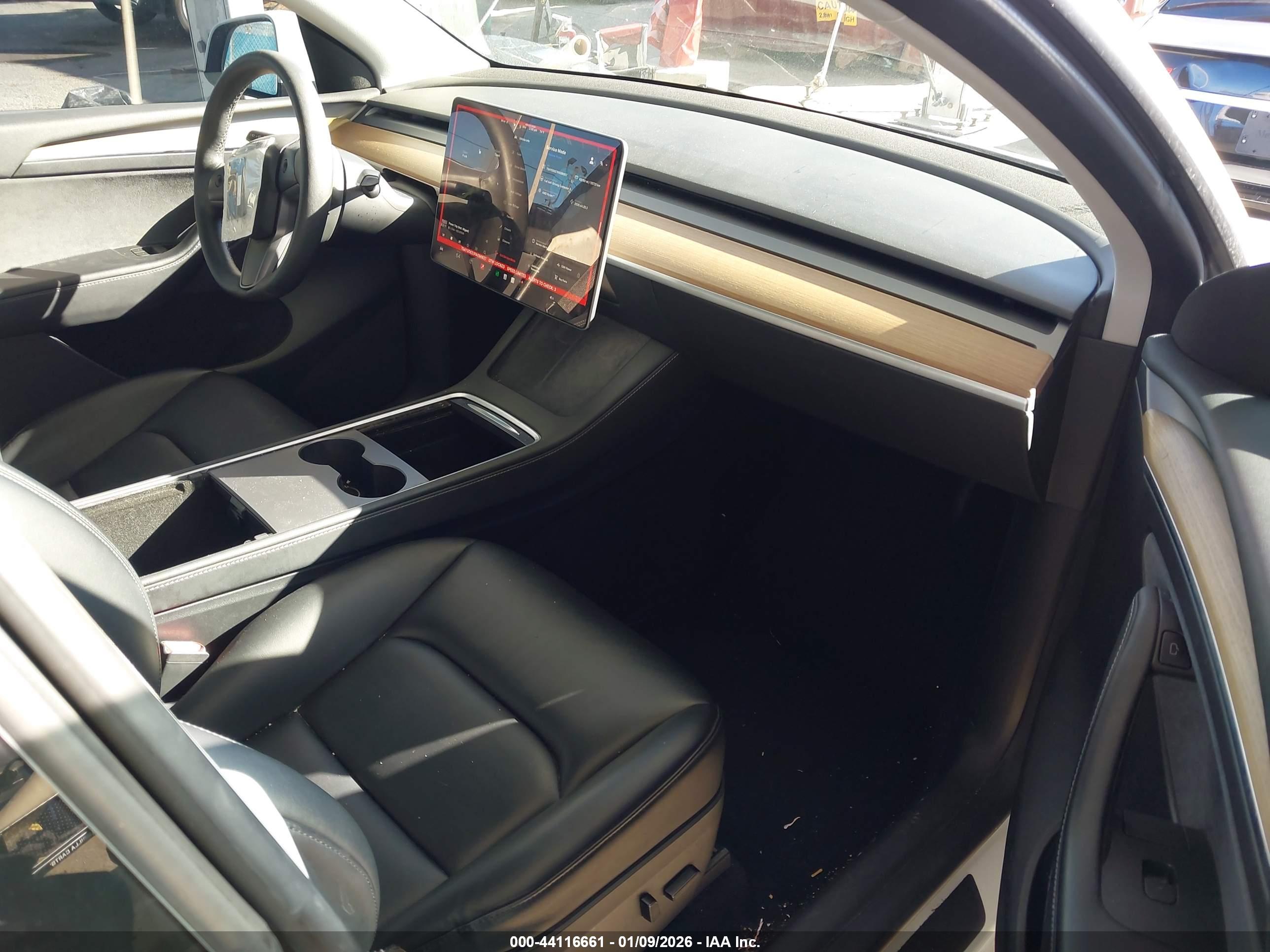 TESLA MODEL image 5
