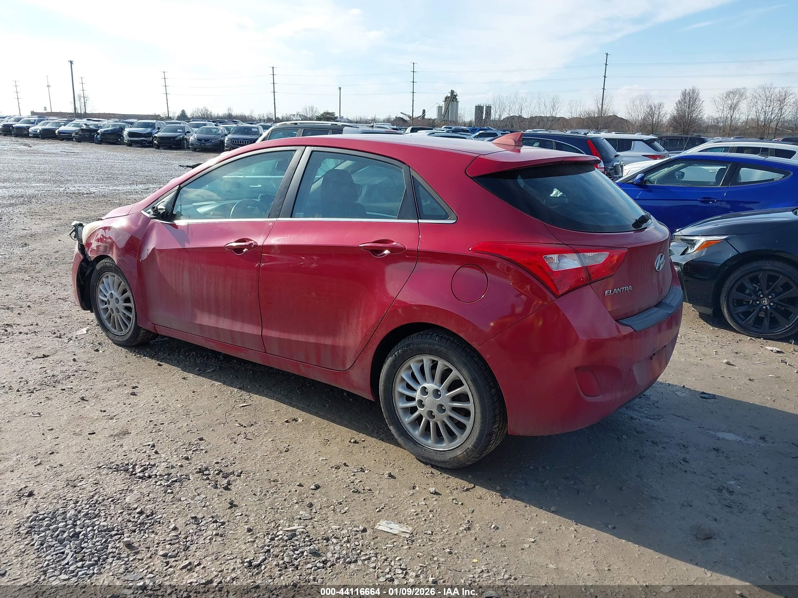 HYUNDAI ELANTRA image 3