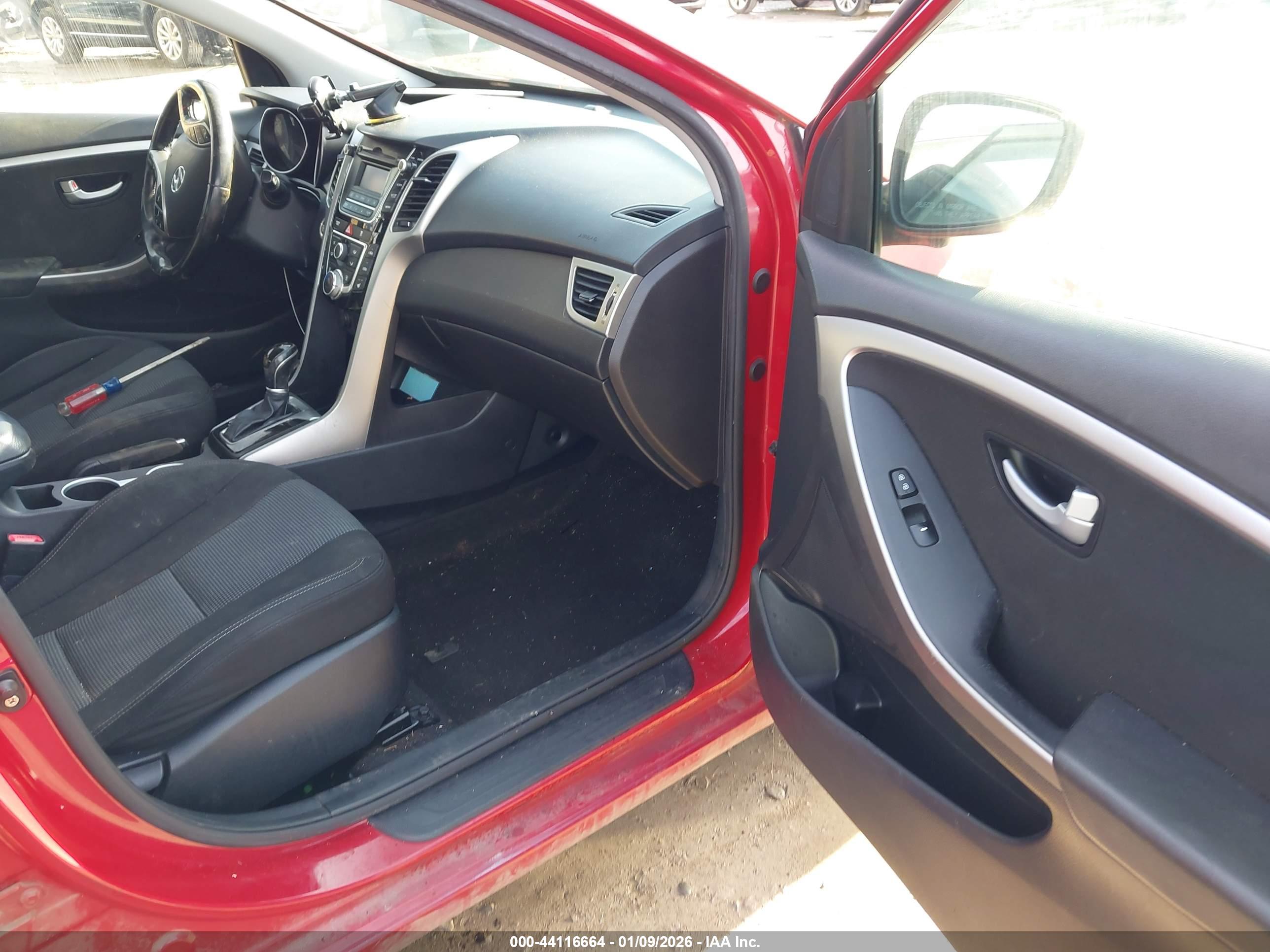HYUNDAI ELANTRA image 5