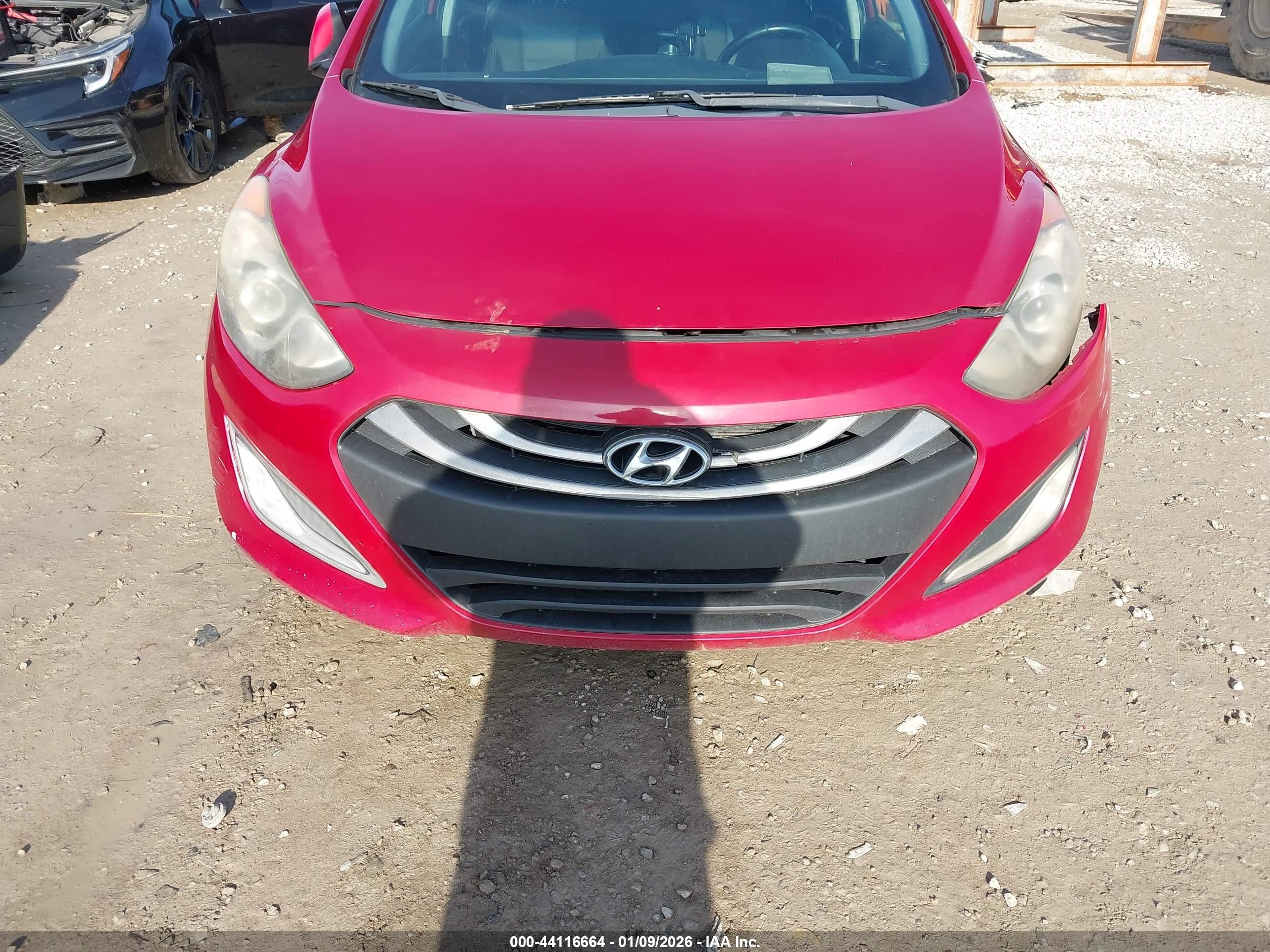 HYUNDAI ELANTRA image 6