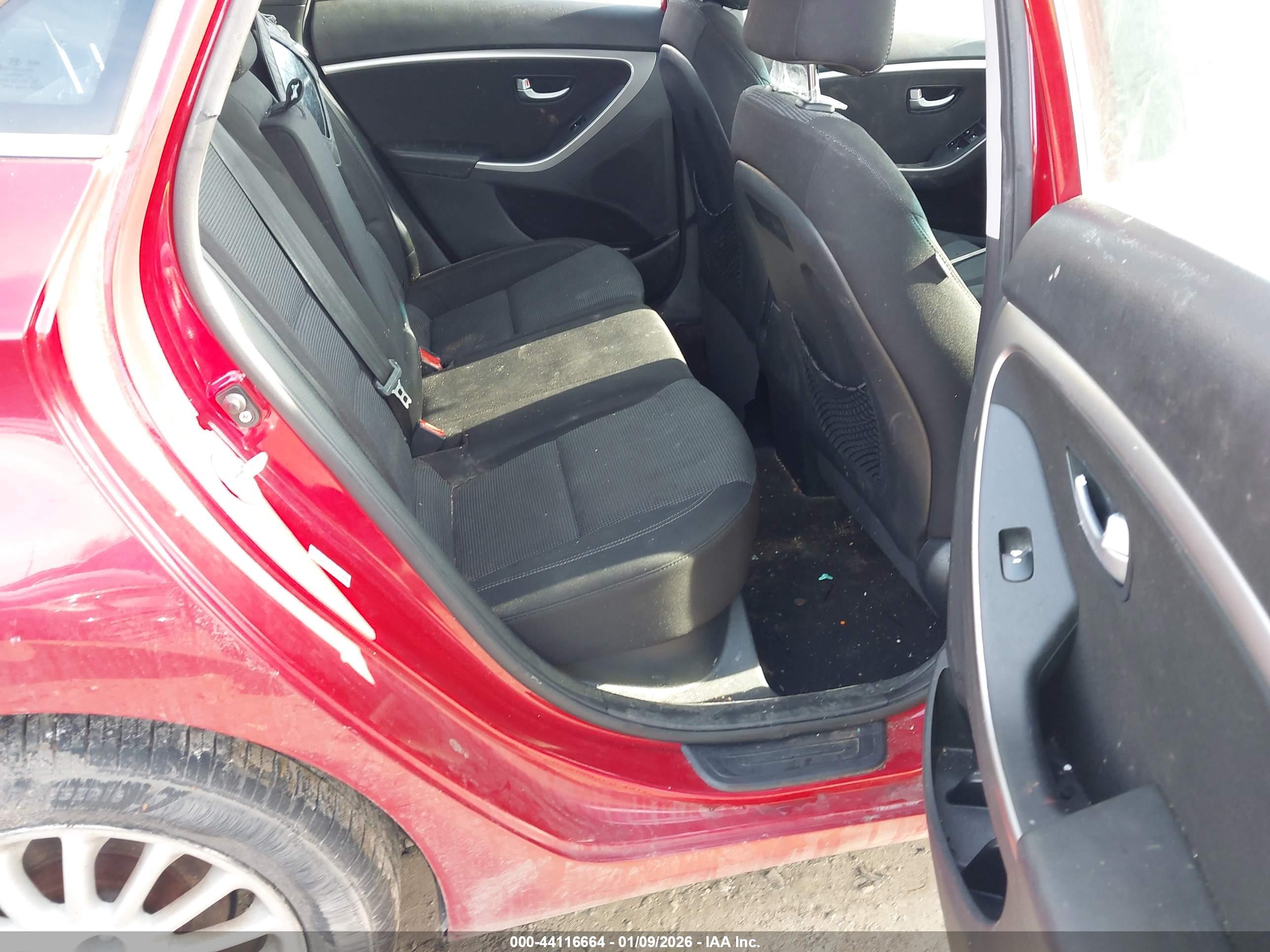 HYUNDAI ELANTRA image 8