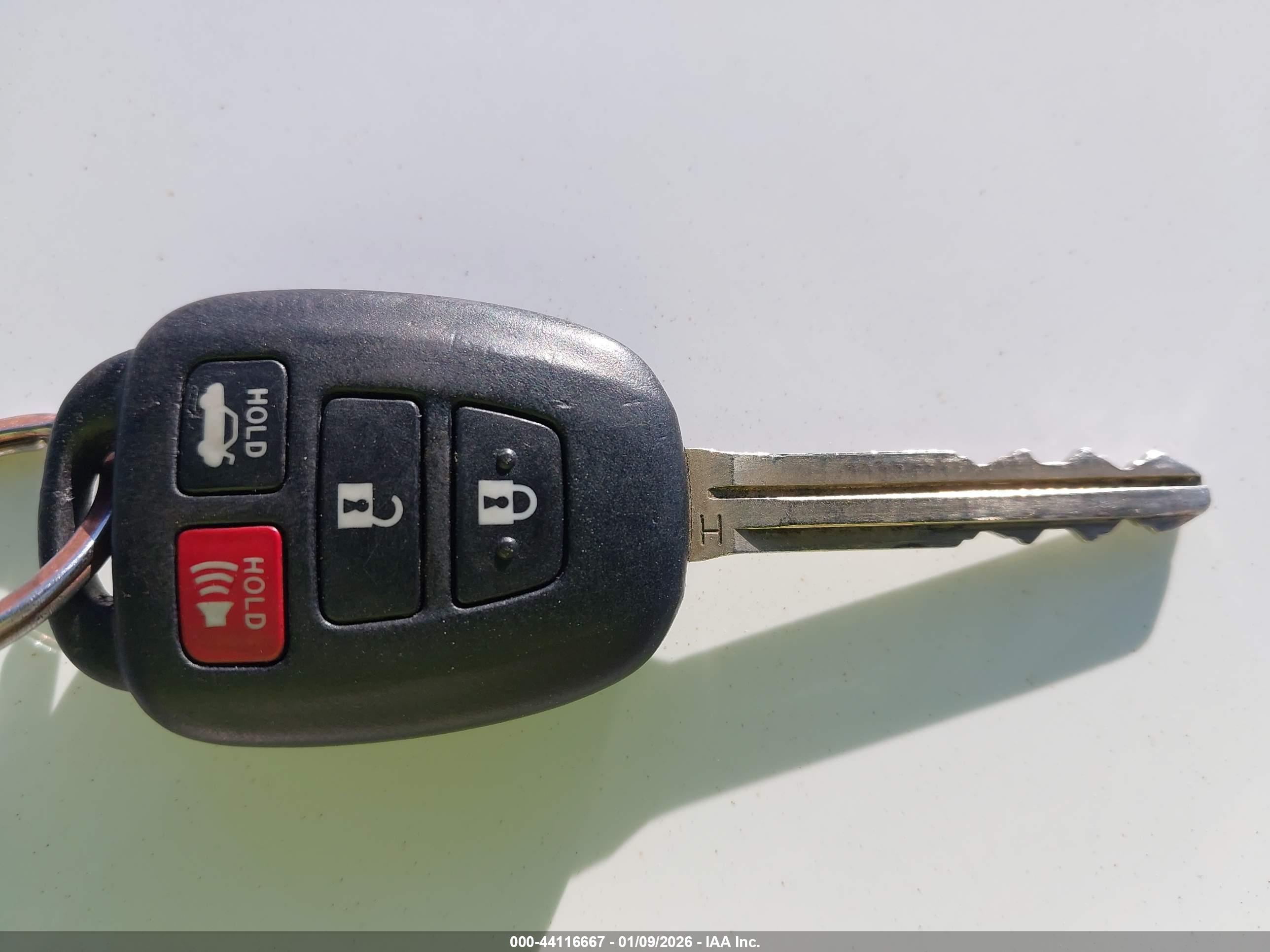 TOYOTA COROLLA image 11