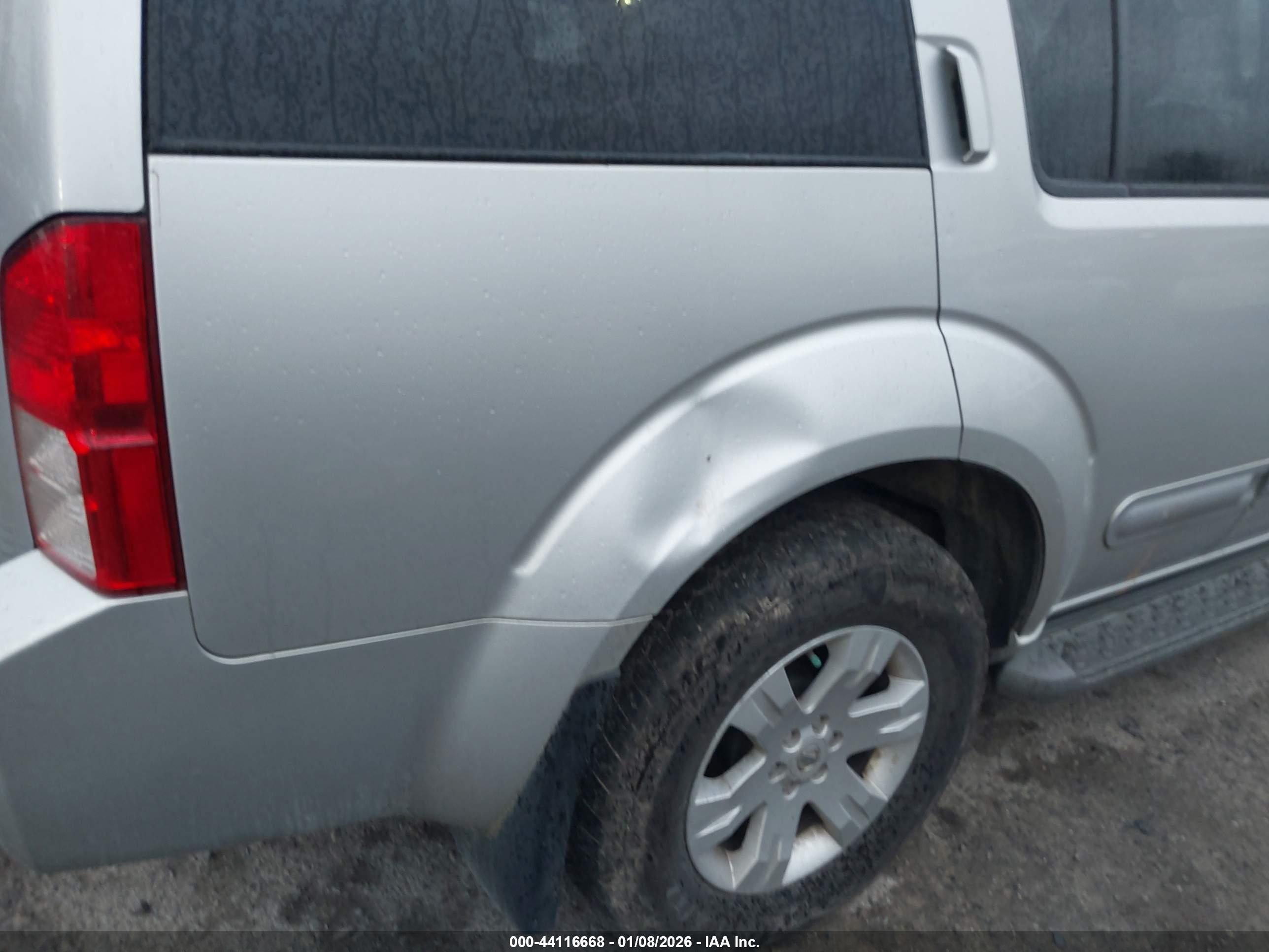 NISSAN PATHFINDER image 6