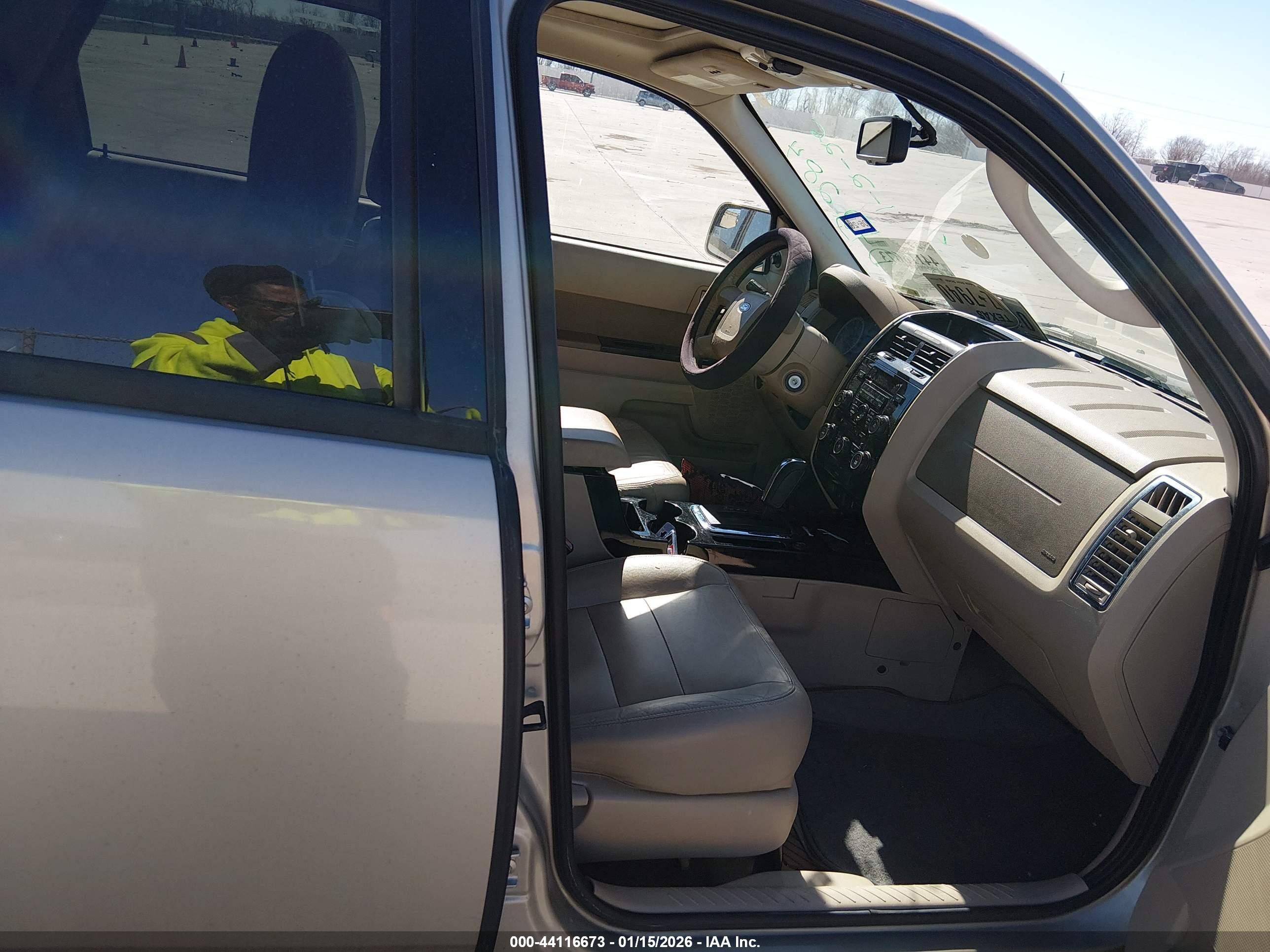 FORD ESCAPE image 5