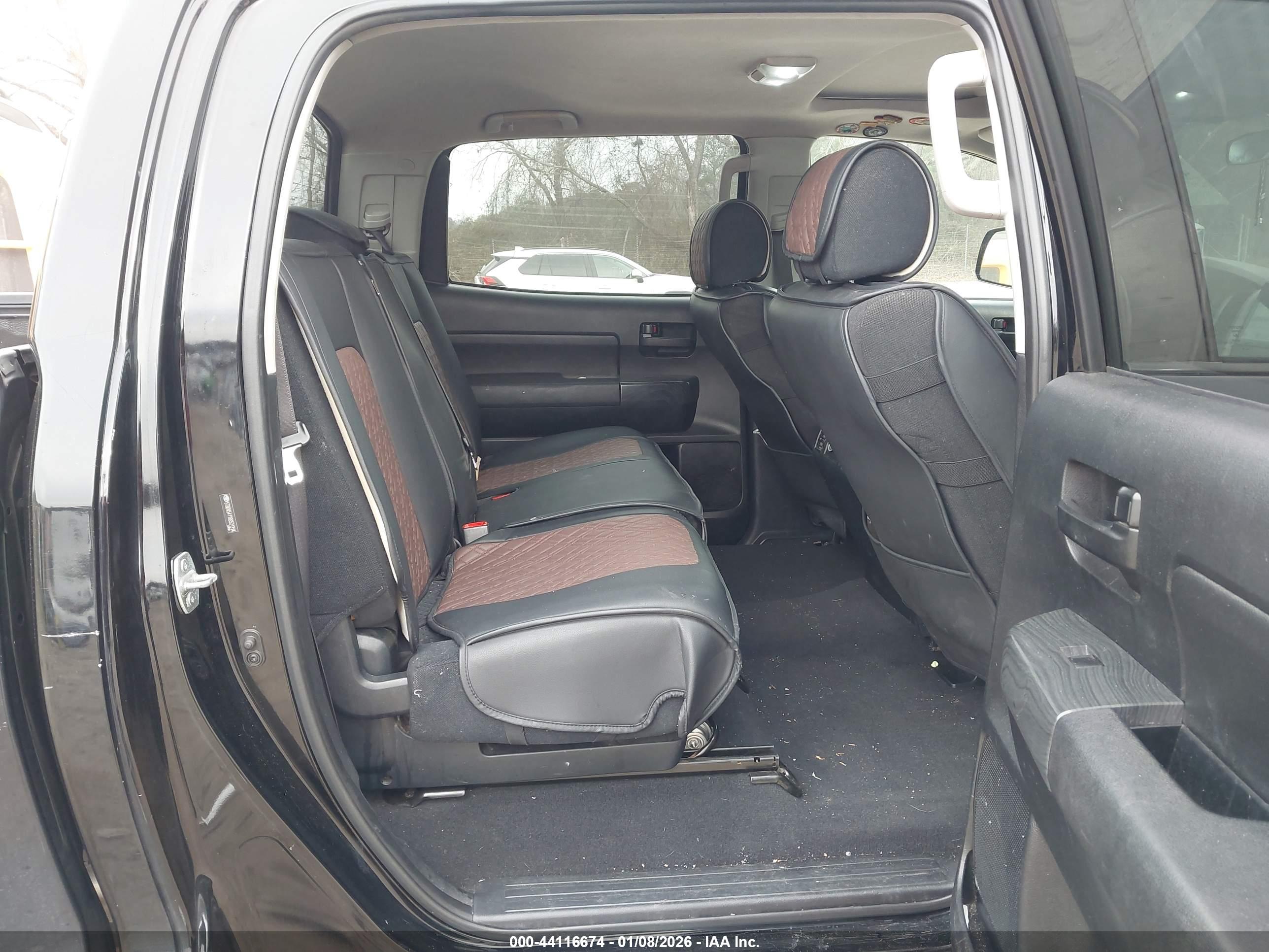 TOYOTA TUNDRA image 8