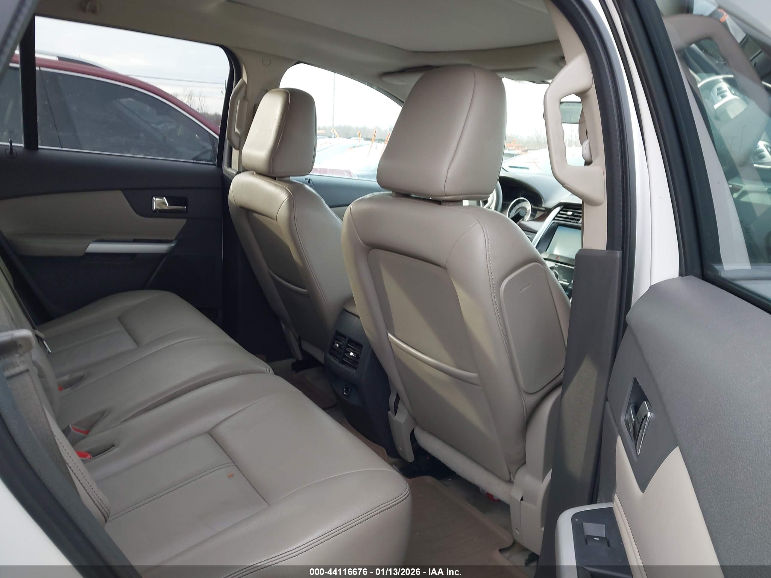 FORD EDGE image 8