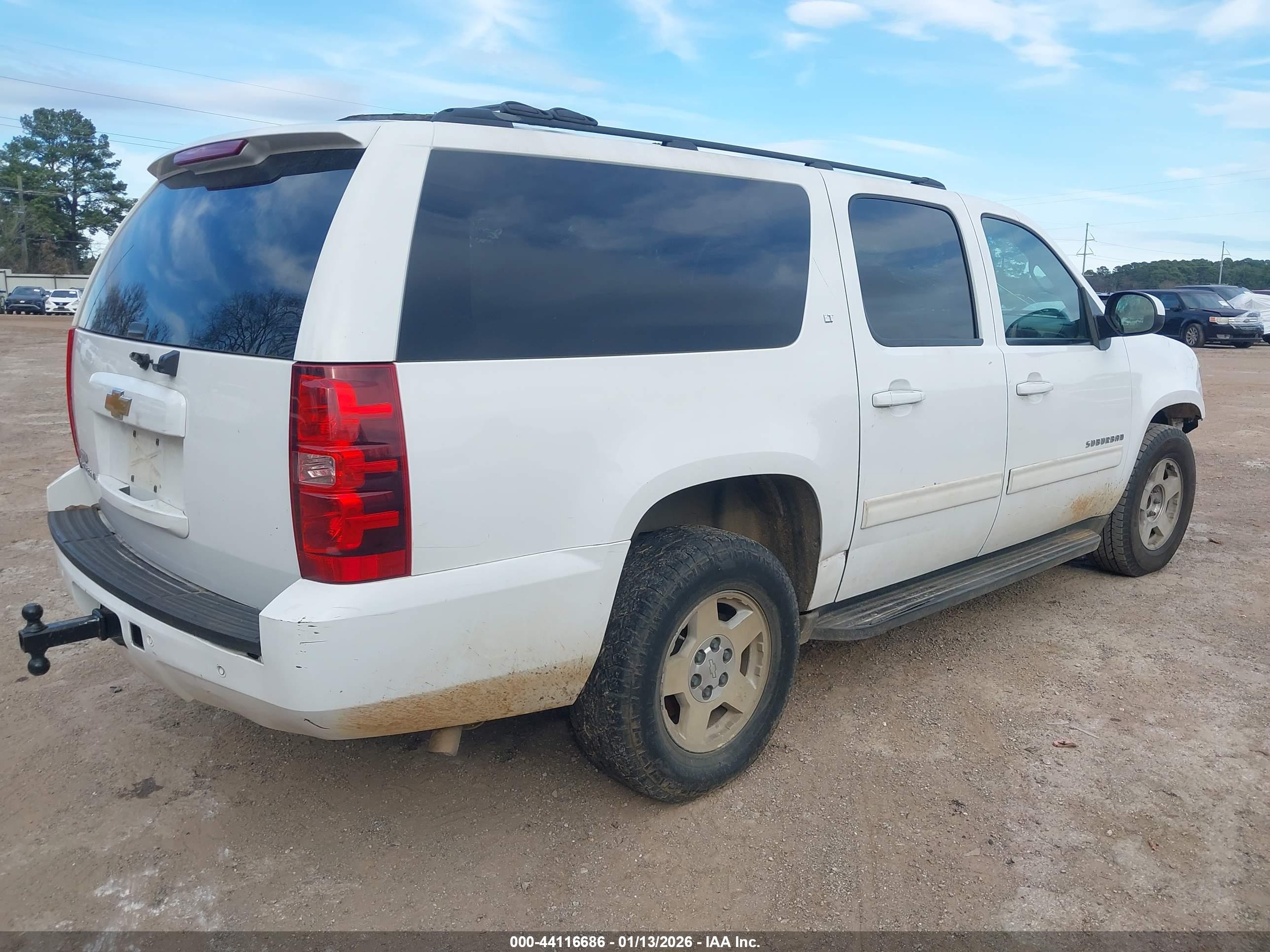 CHEVROLET SUBURBAN image 4