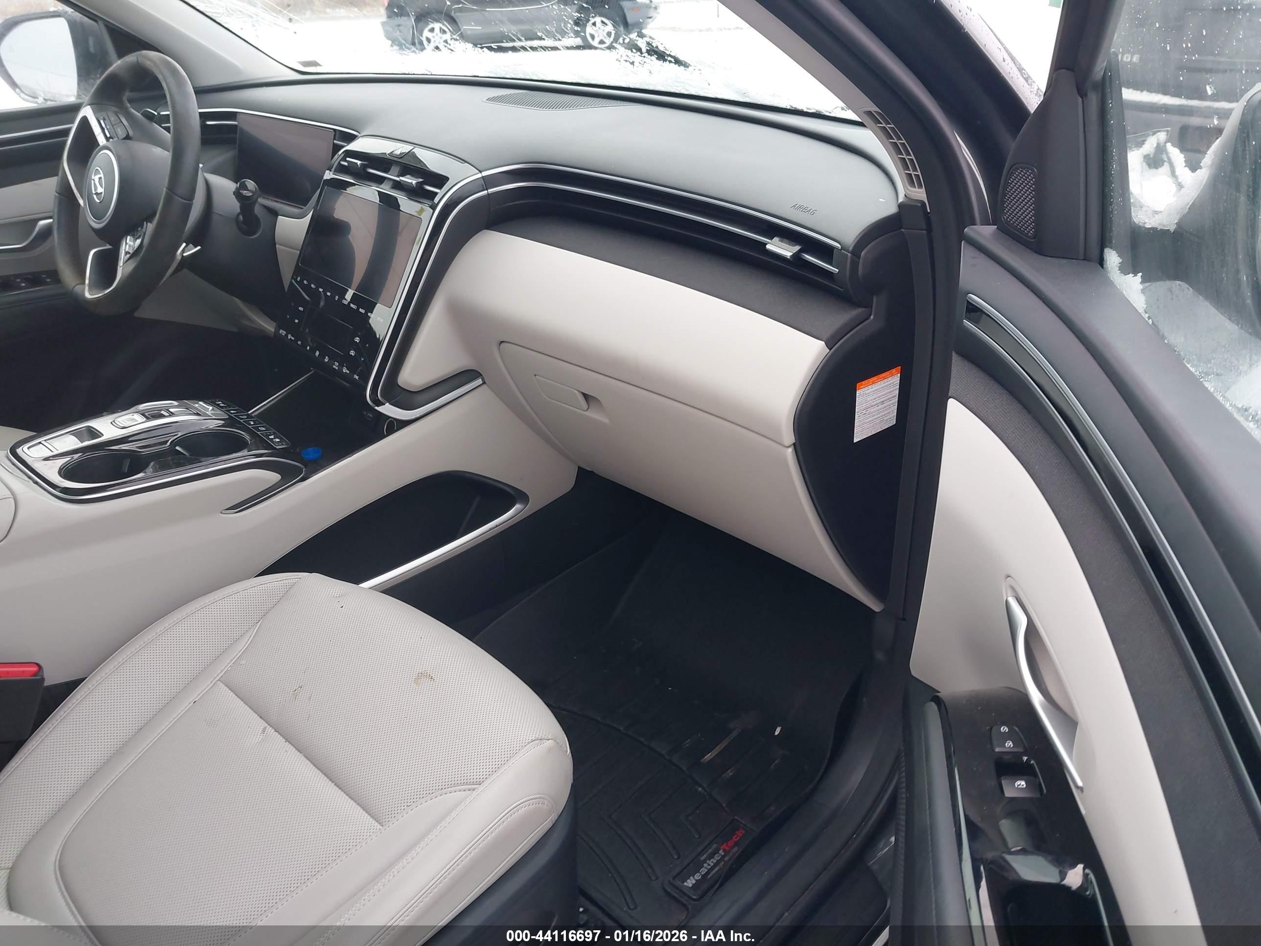 HYUNDAI TUCSON image 5