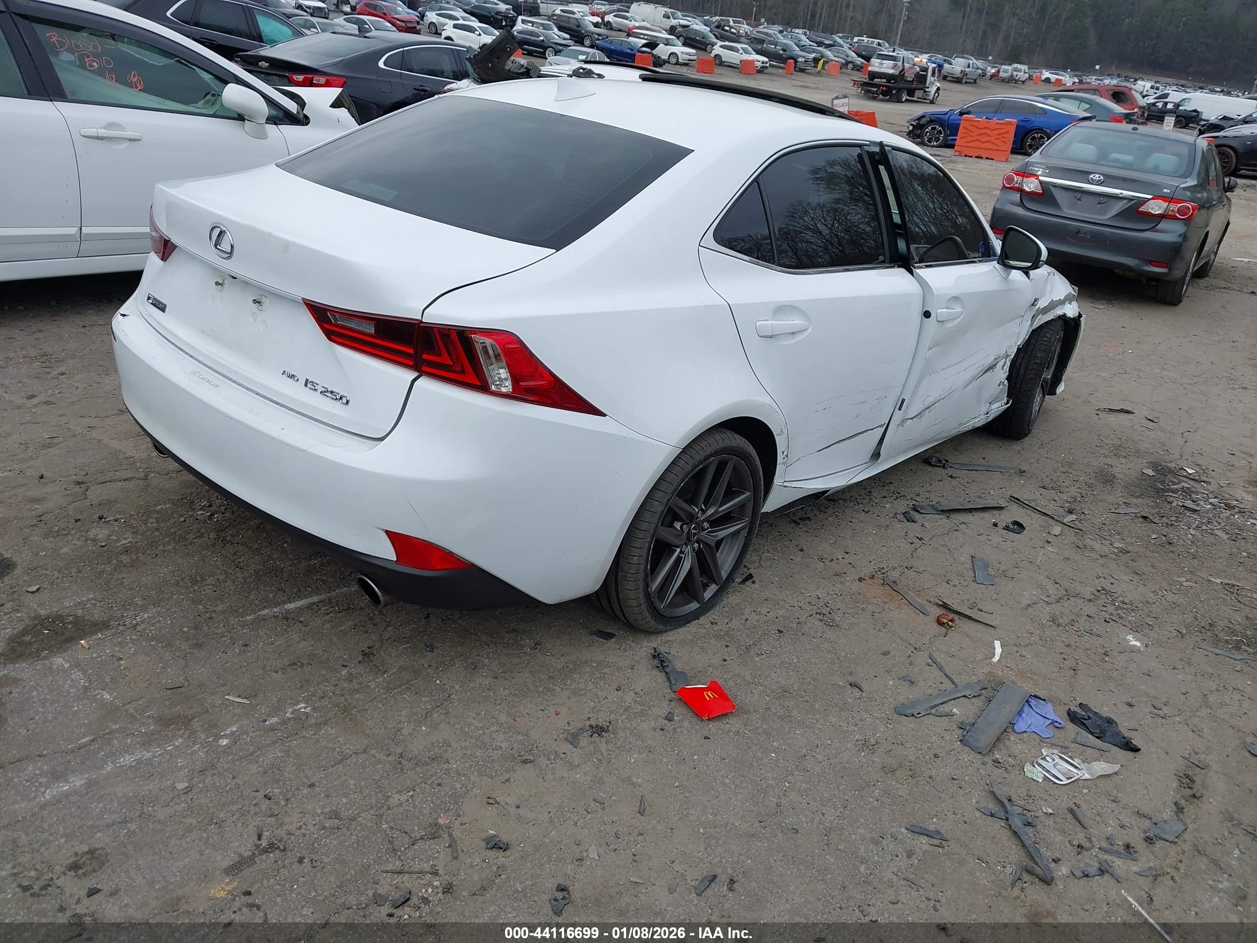 LEXUS IS image 4