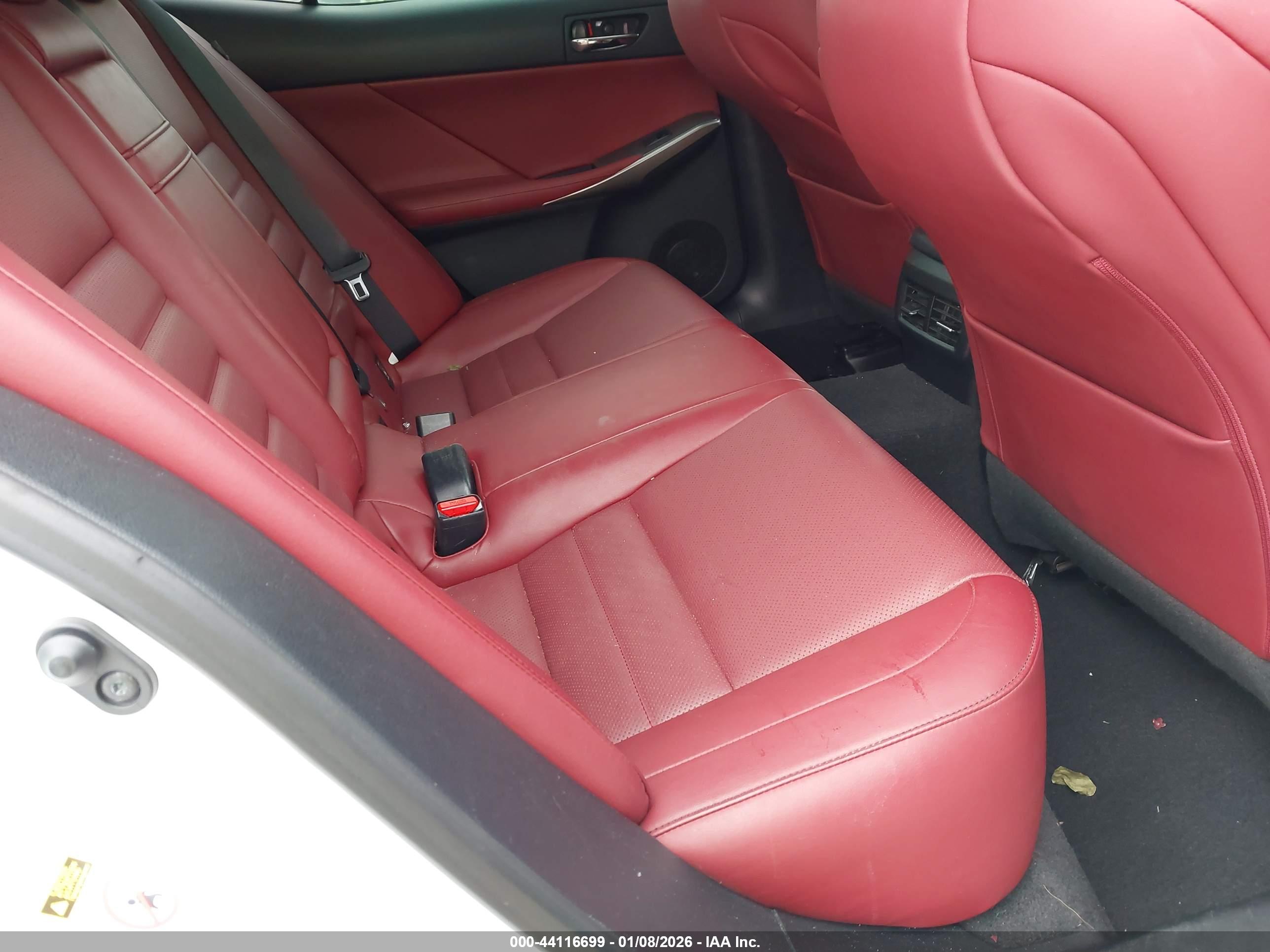 LEXUS IS image 8