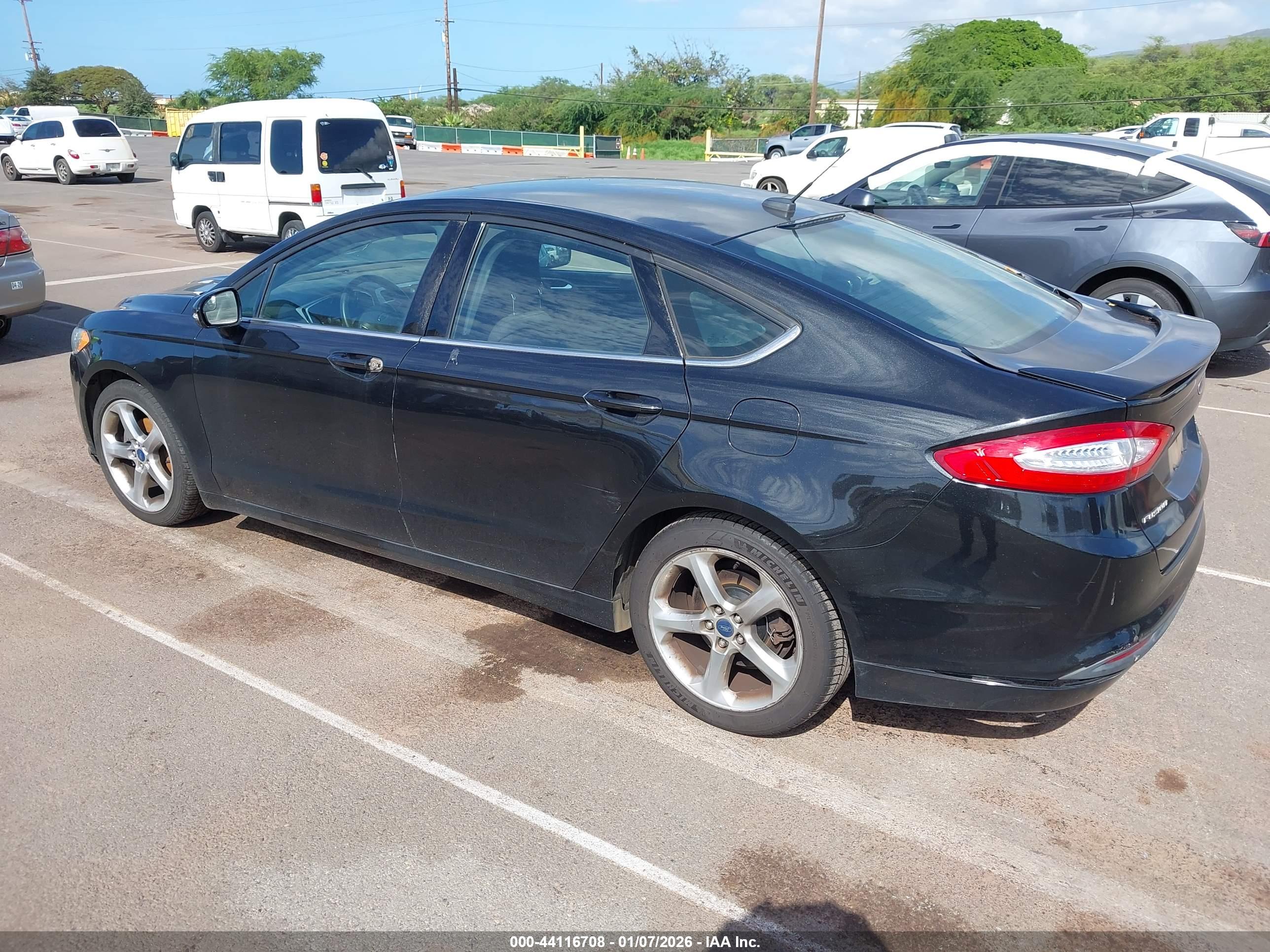 FORD FUSION image 3