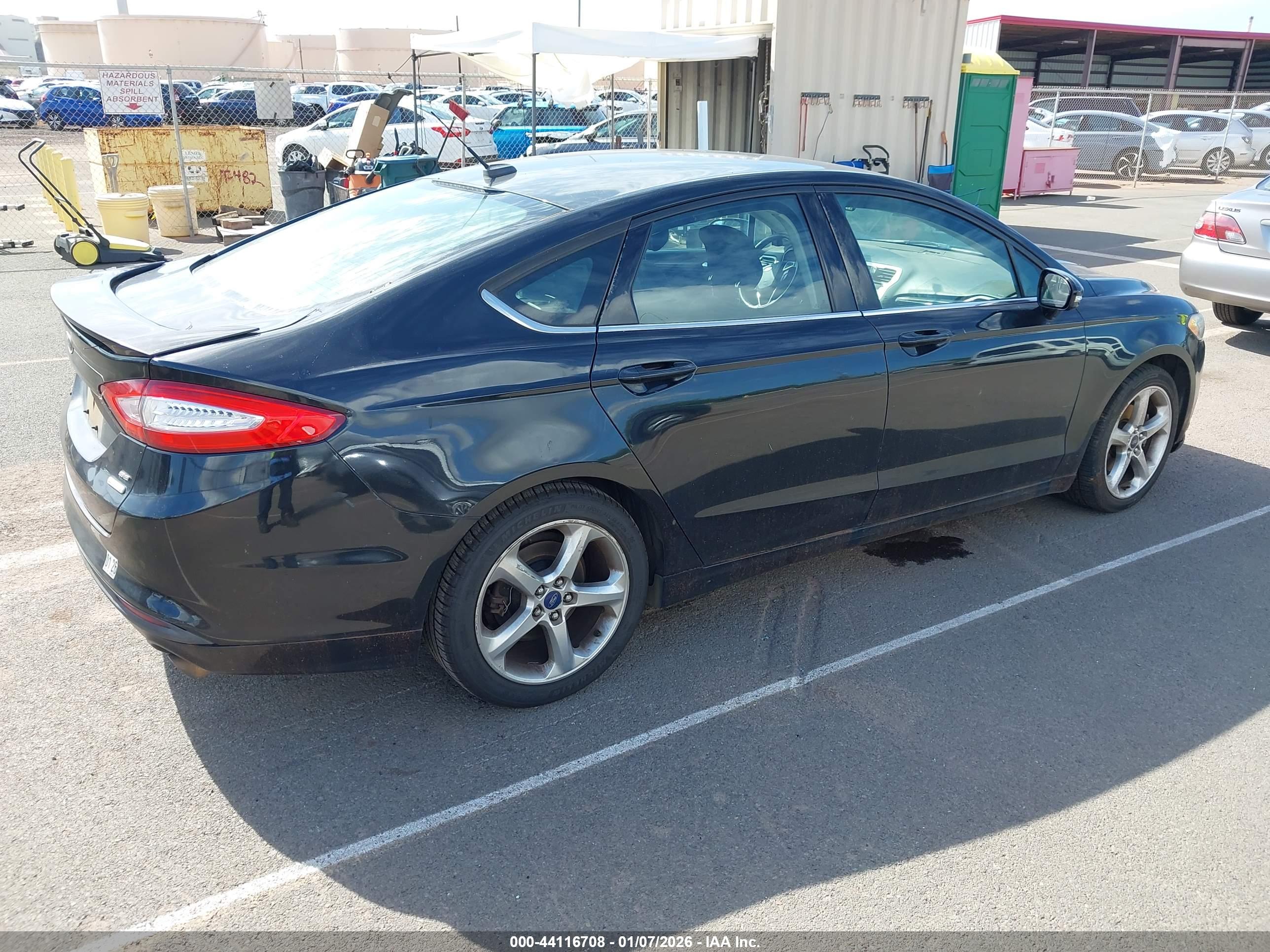 FORD FUSION image 4
