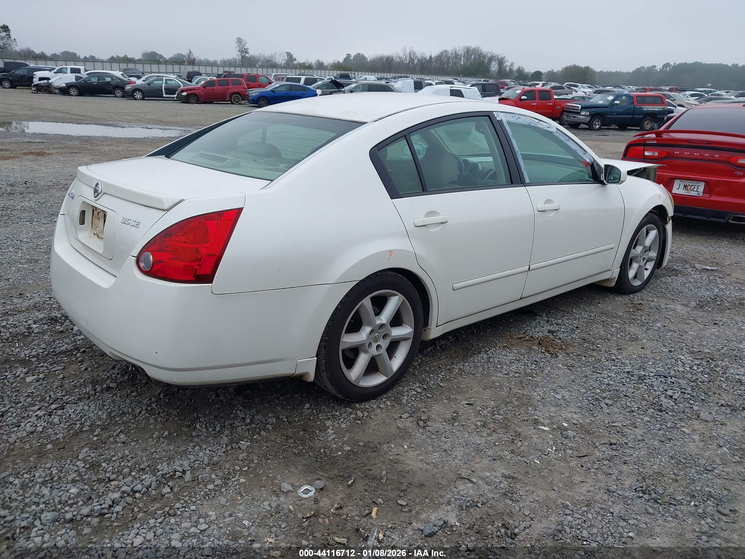 NISSAN MAXIMA image 4