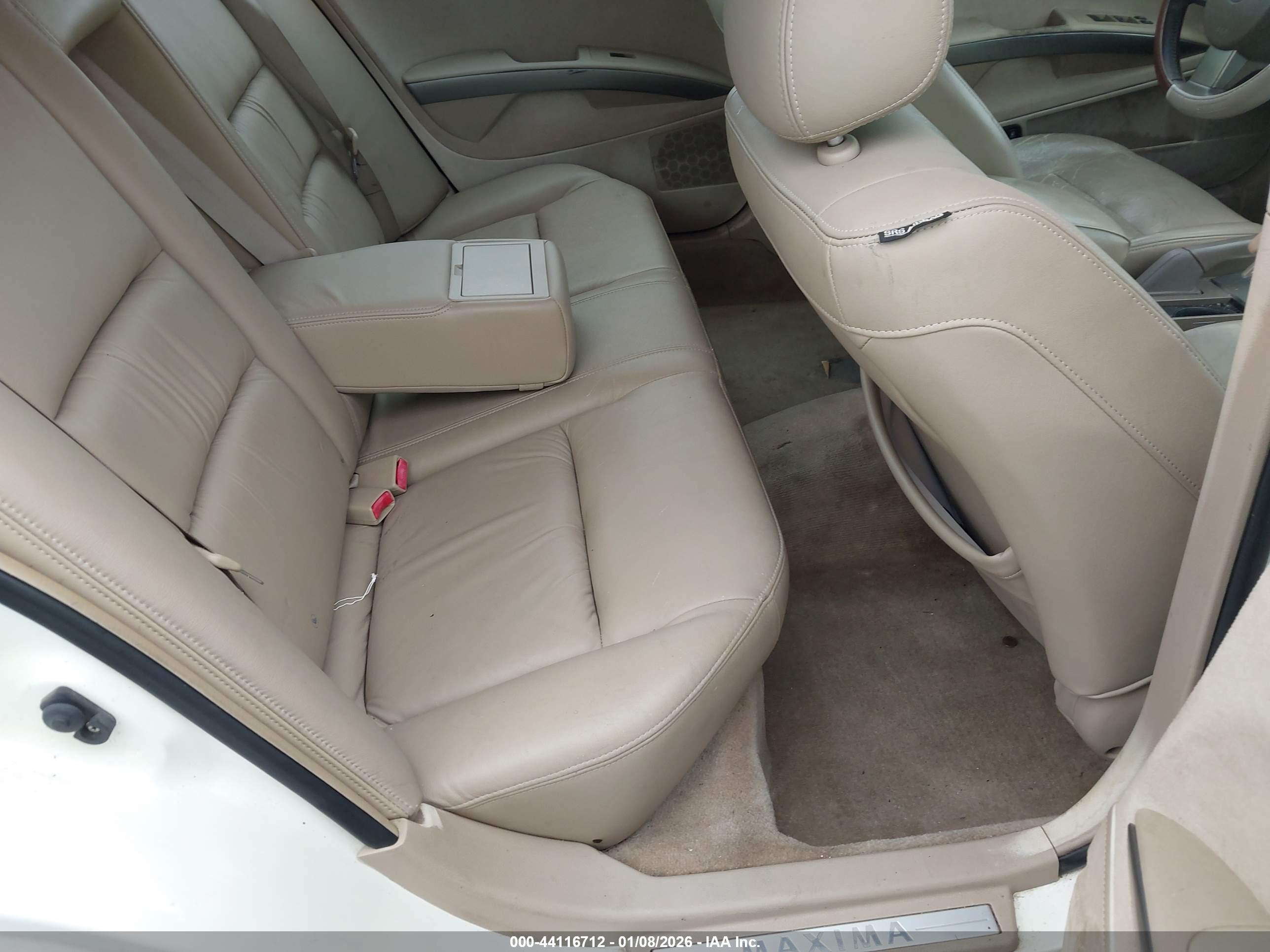 NISSAN MAXIMA image 8
