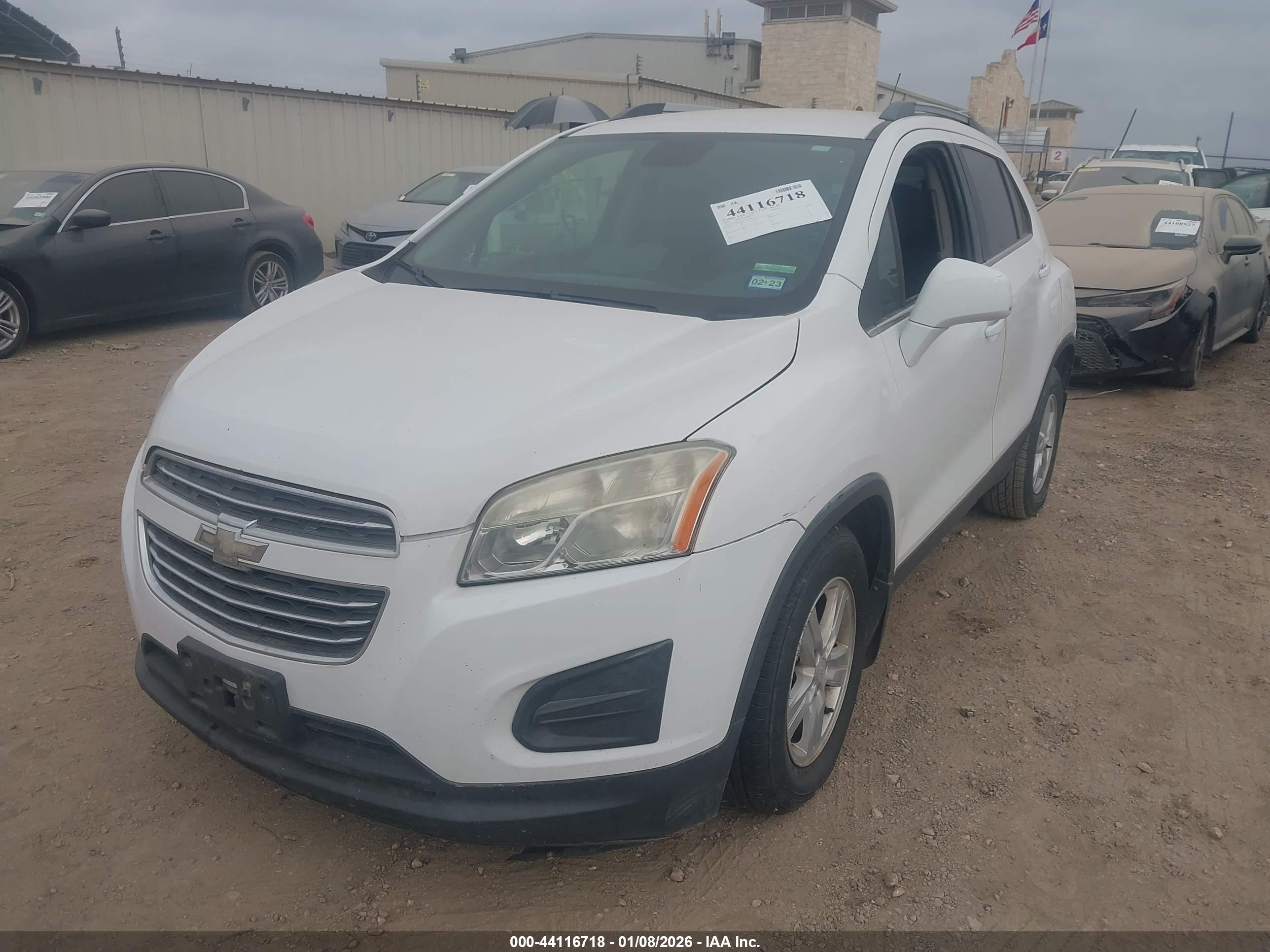 CHEVROLET TRAX image 2