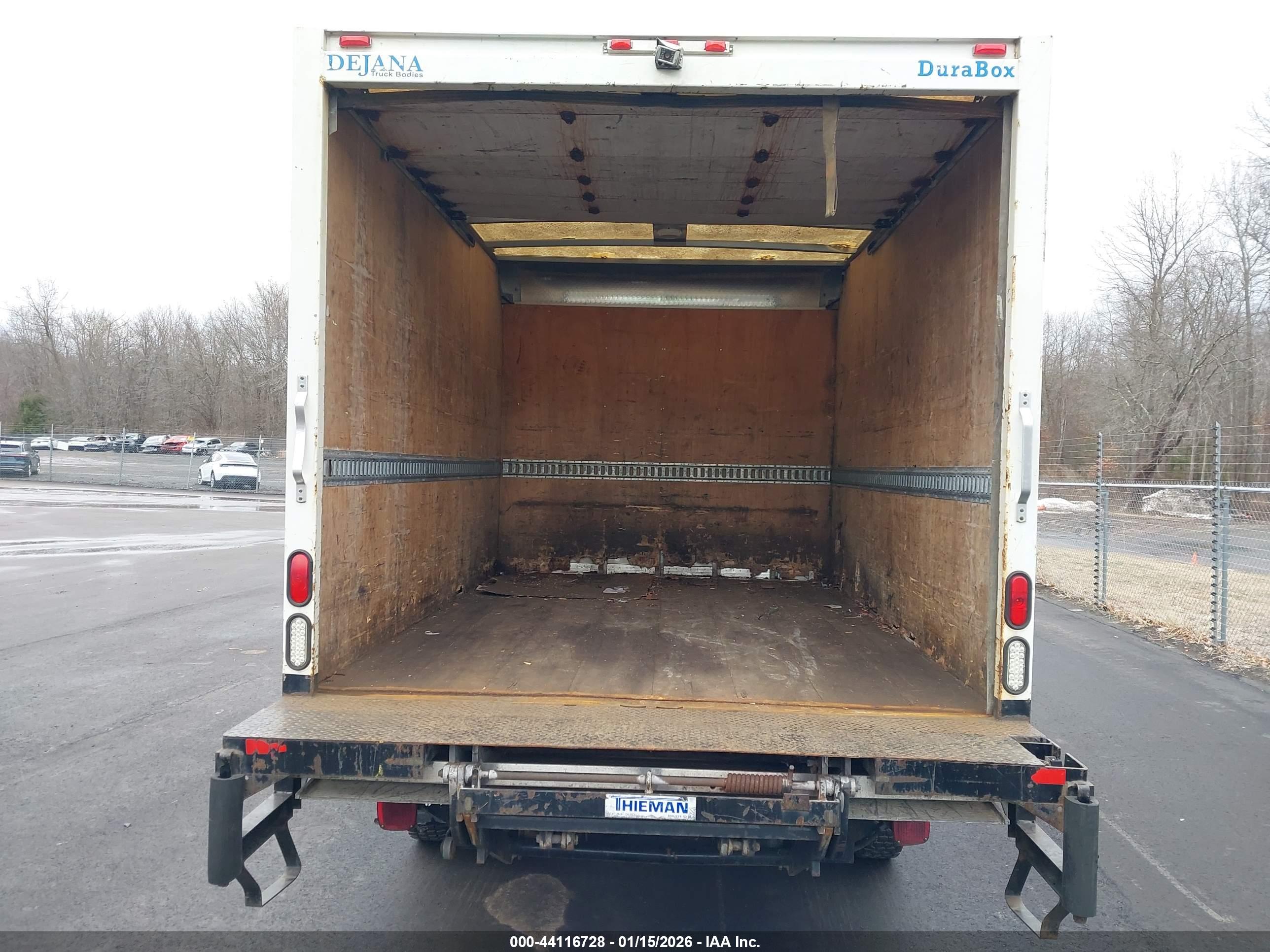 FORD F-550 image 8