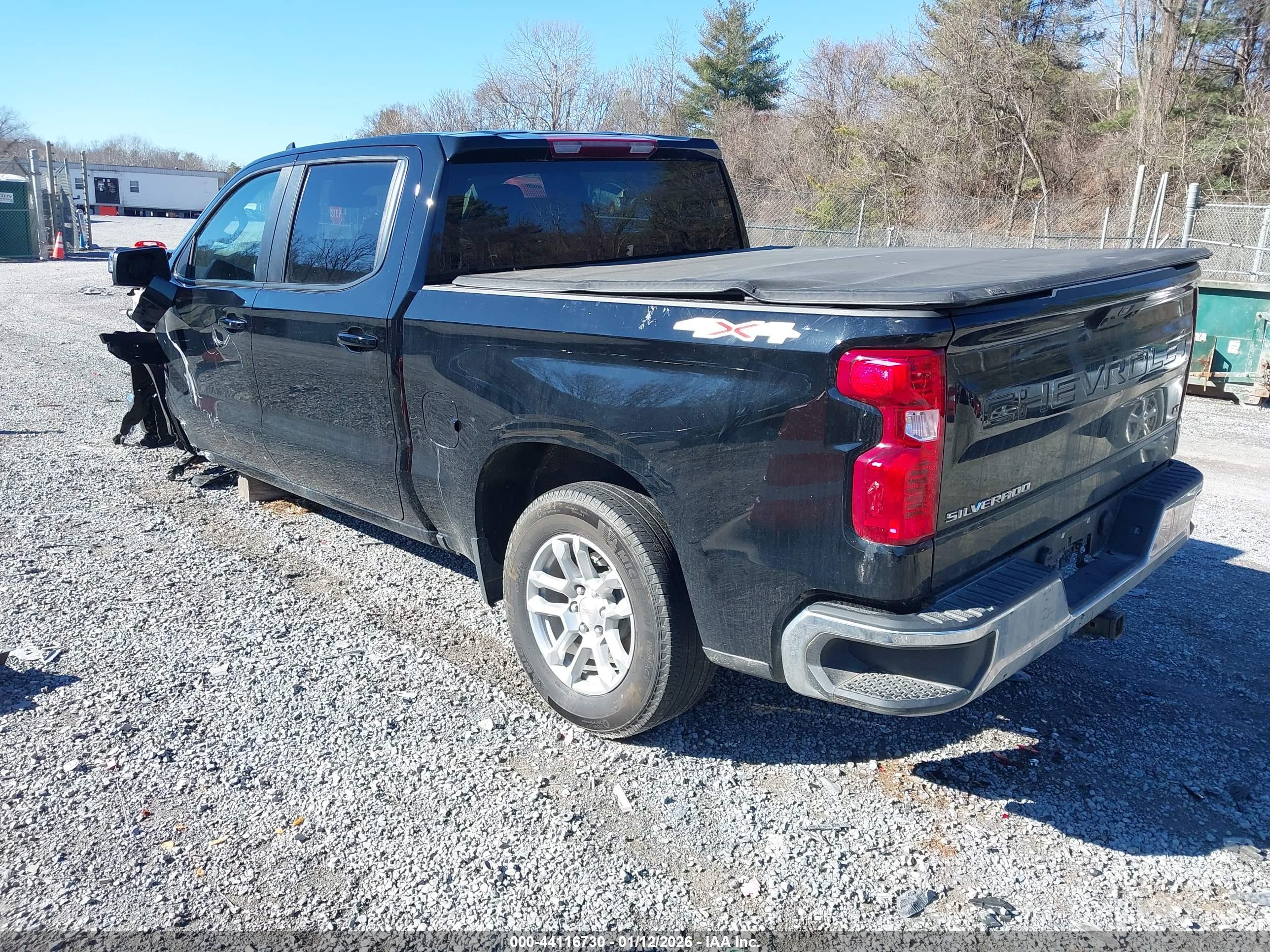 CHEVROLET SILVERADO image 3