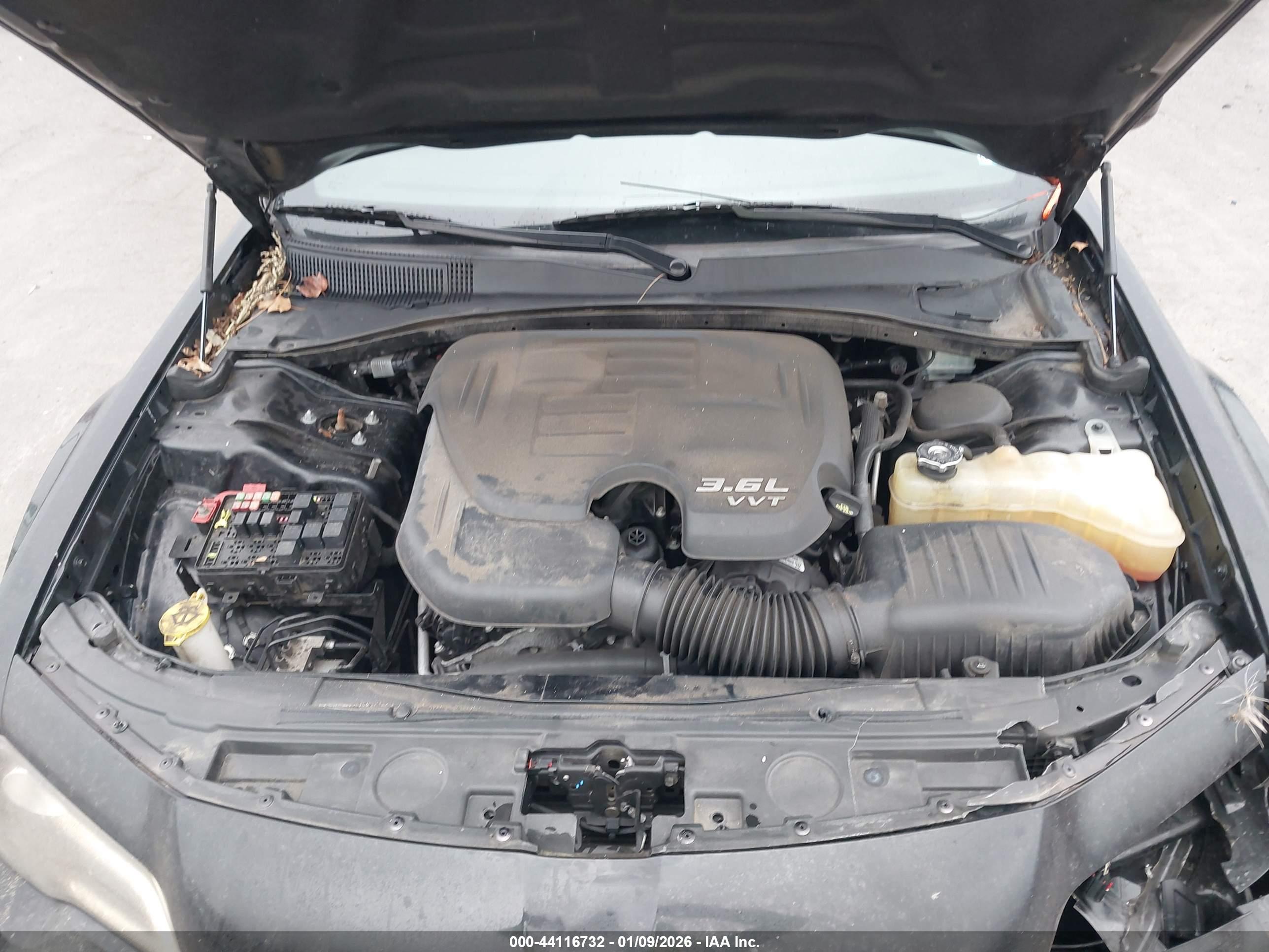 CHRYSLER 300 image 10