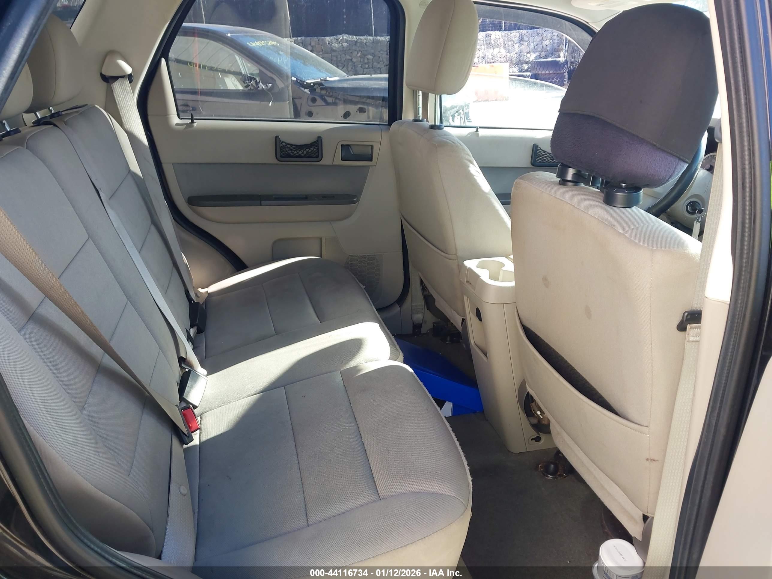 FORD ESCAPE image 8