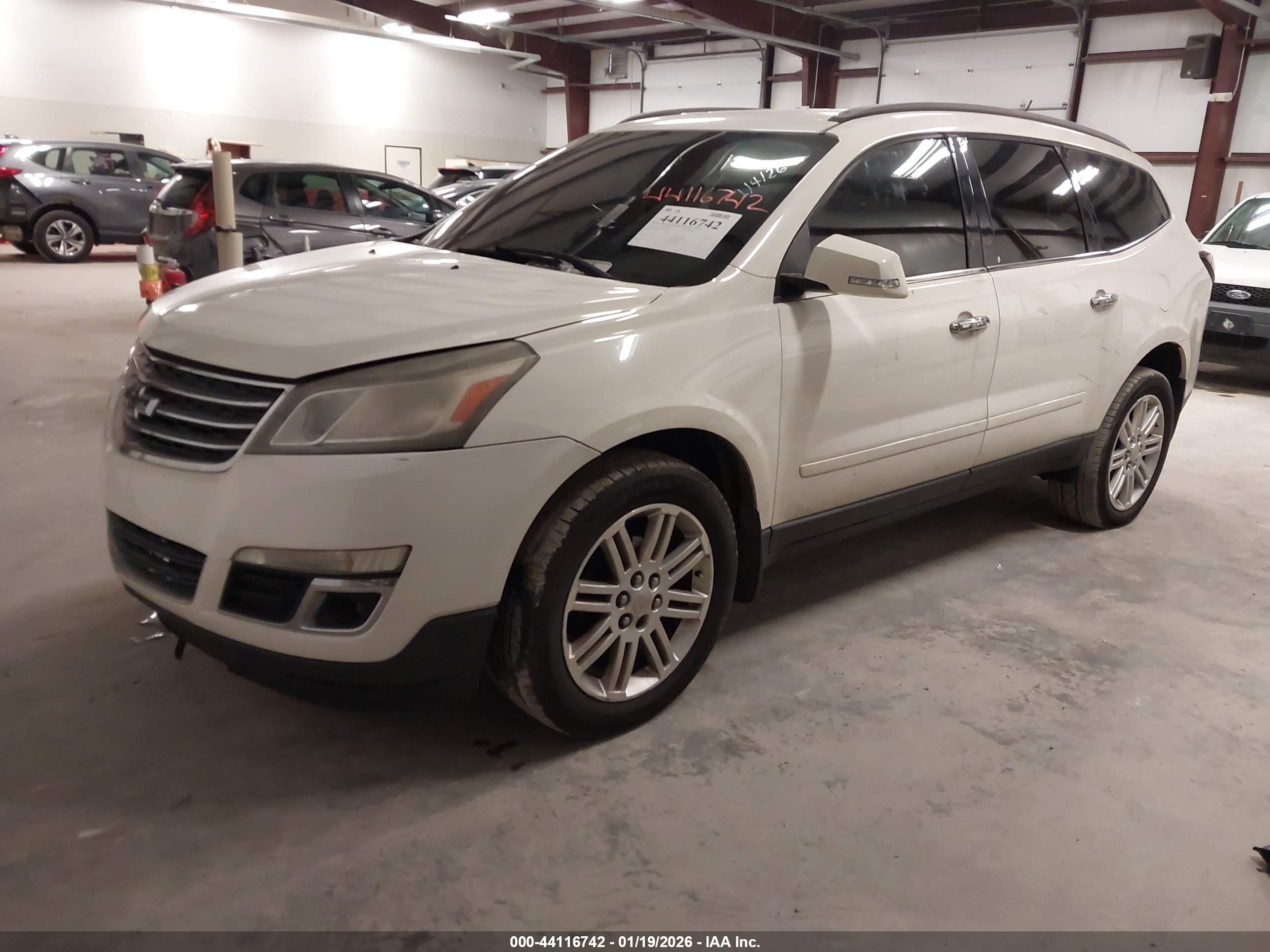 CHEVROLET TRAVERSE image 2