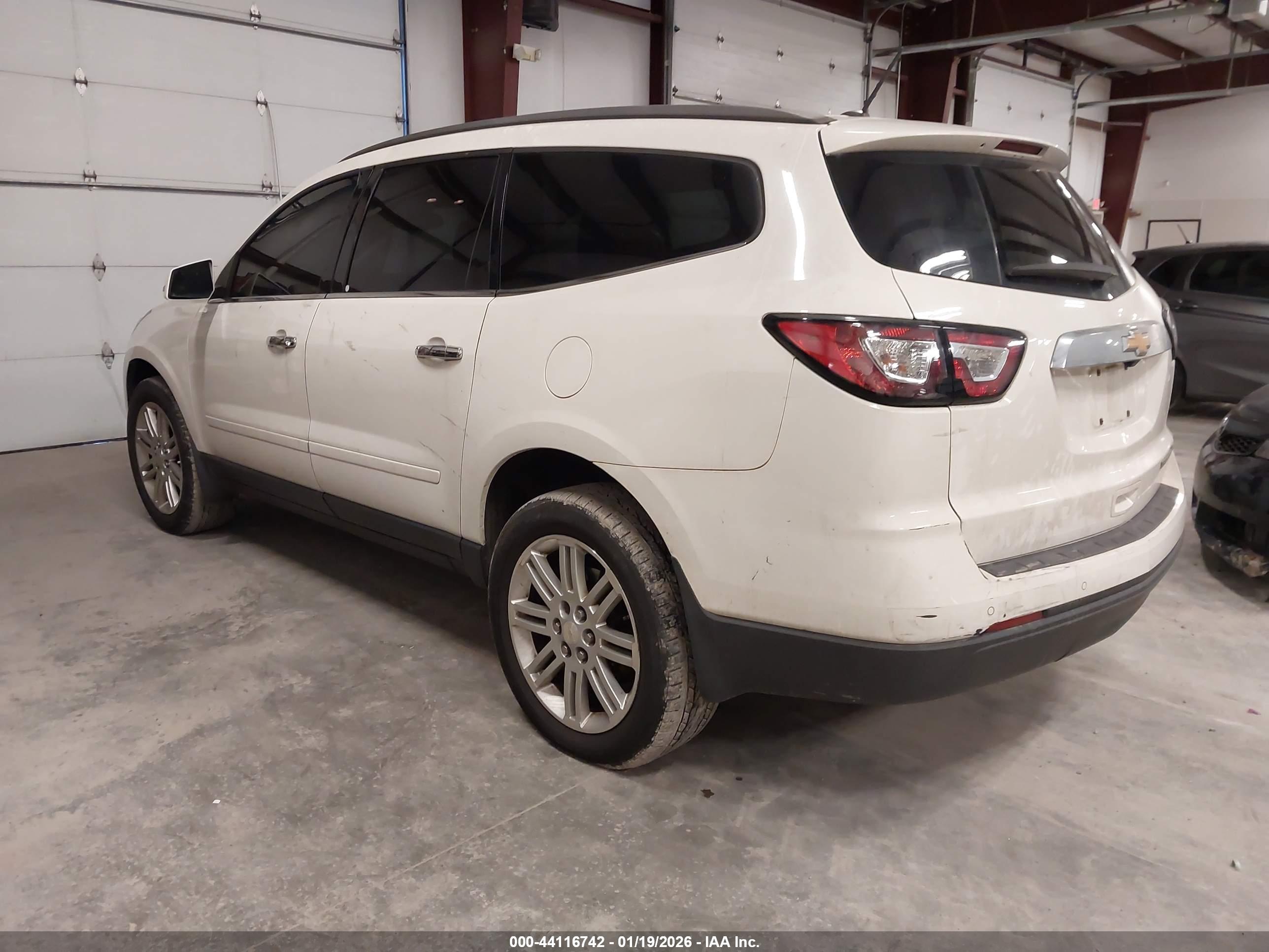 CHEVROLET TRAVERSE image 3
