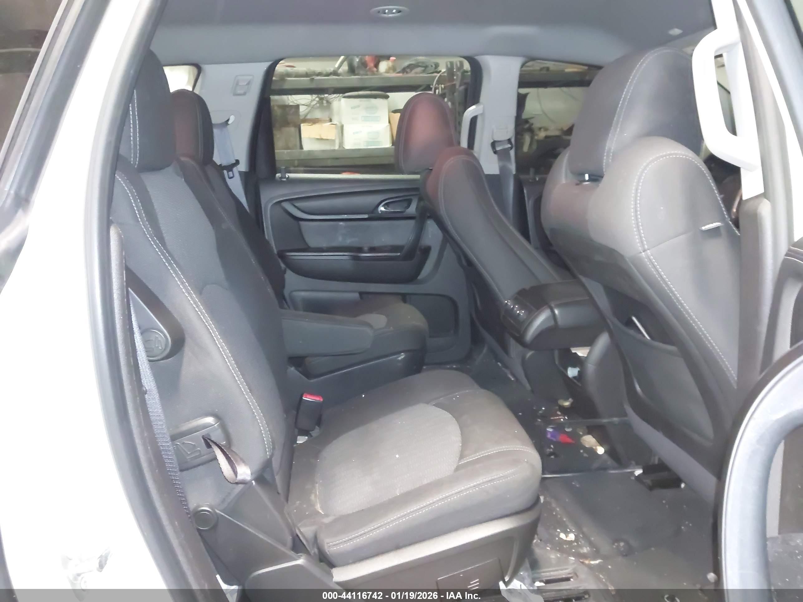 CHEVROLET TRAVERSE image 8