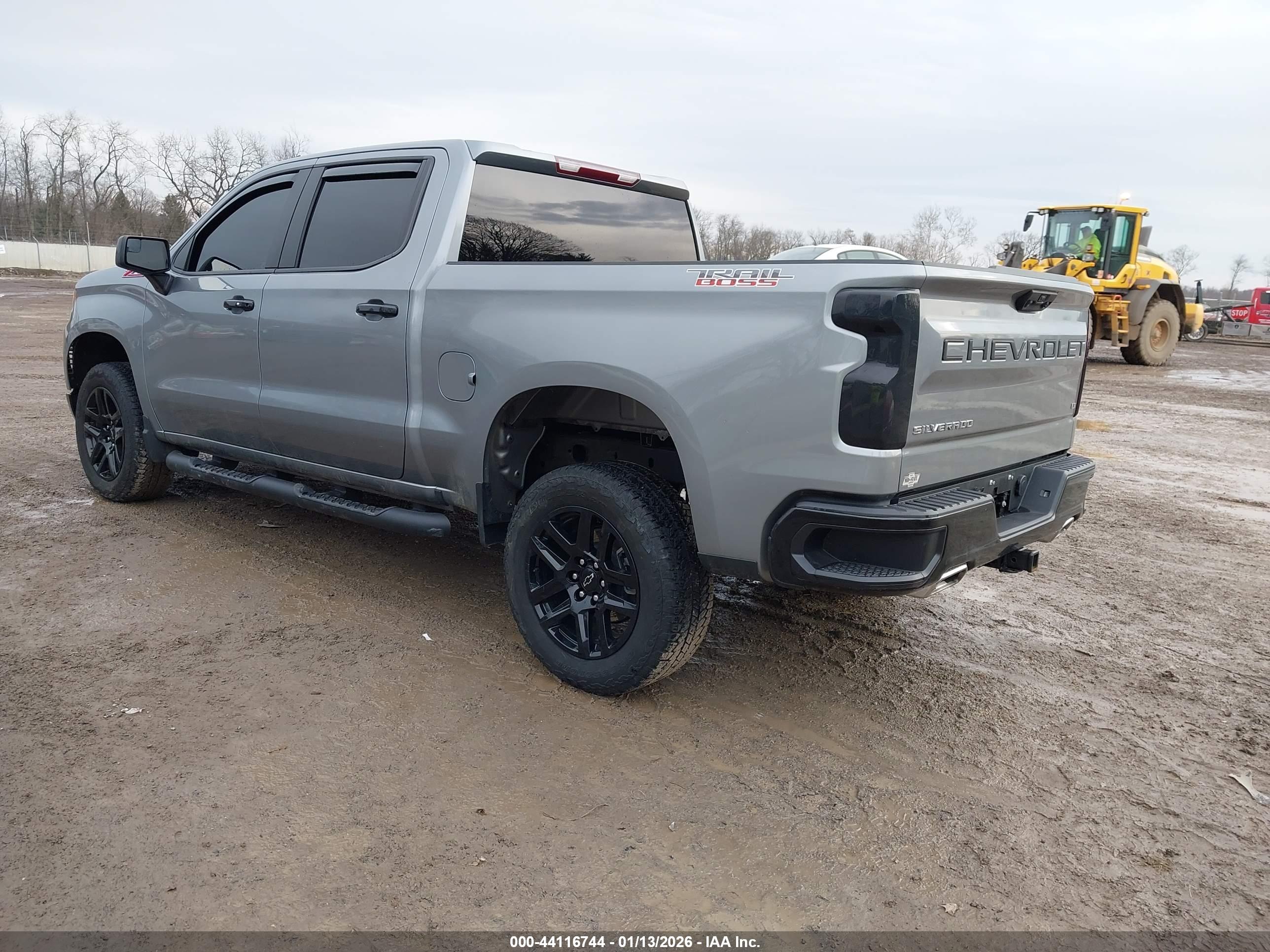 CHEVROLET SILVERADO image 3