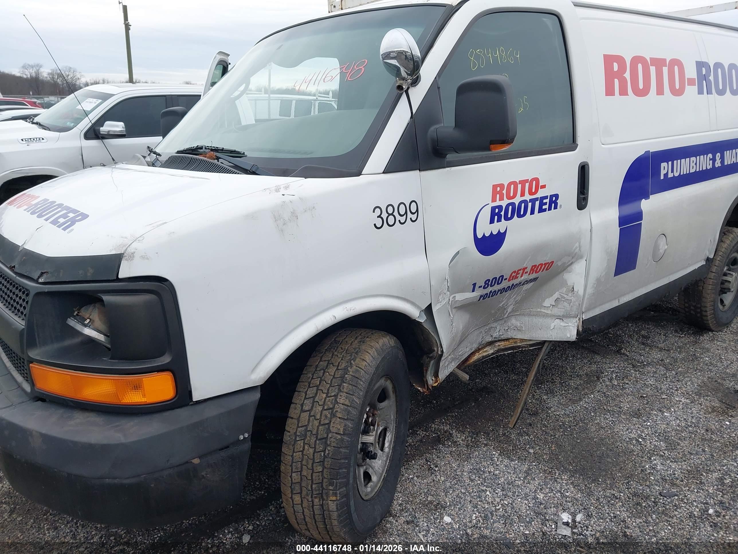 CHEVROLET EXPRESS image 6