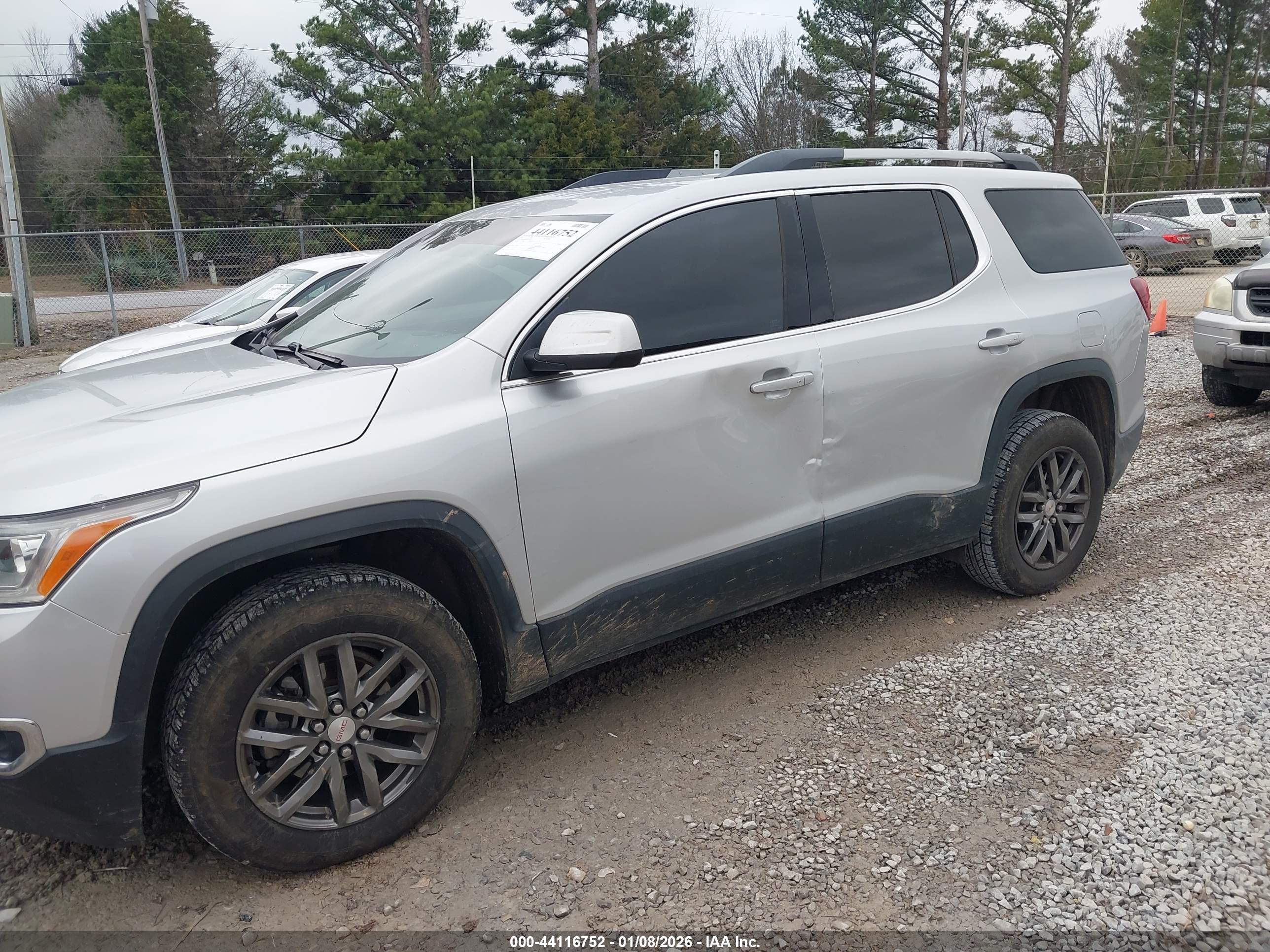 GMC ACADIA image 6