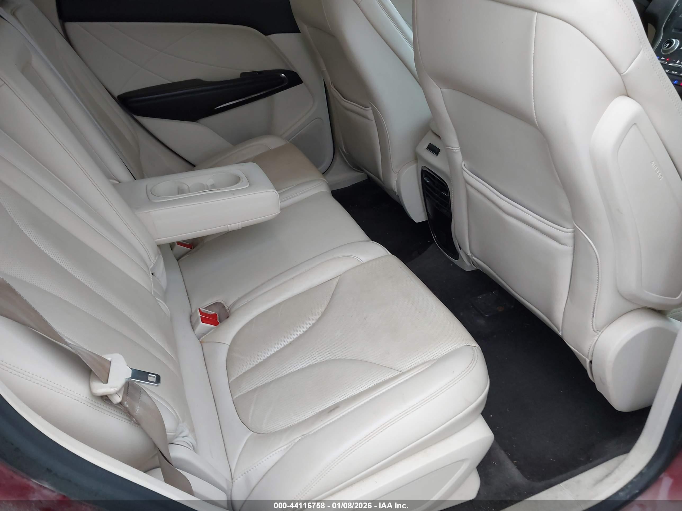 LINCOLN MKC image 8