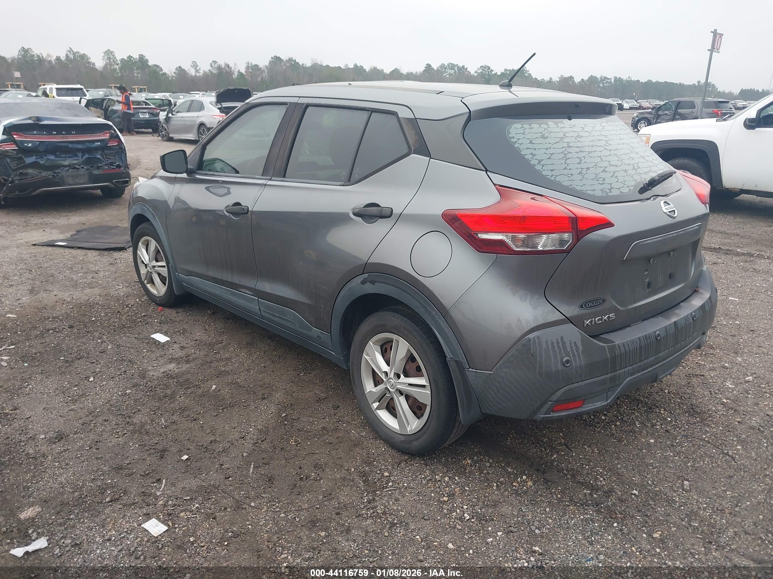 NISSAN KICKS image 3