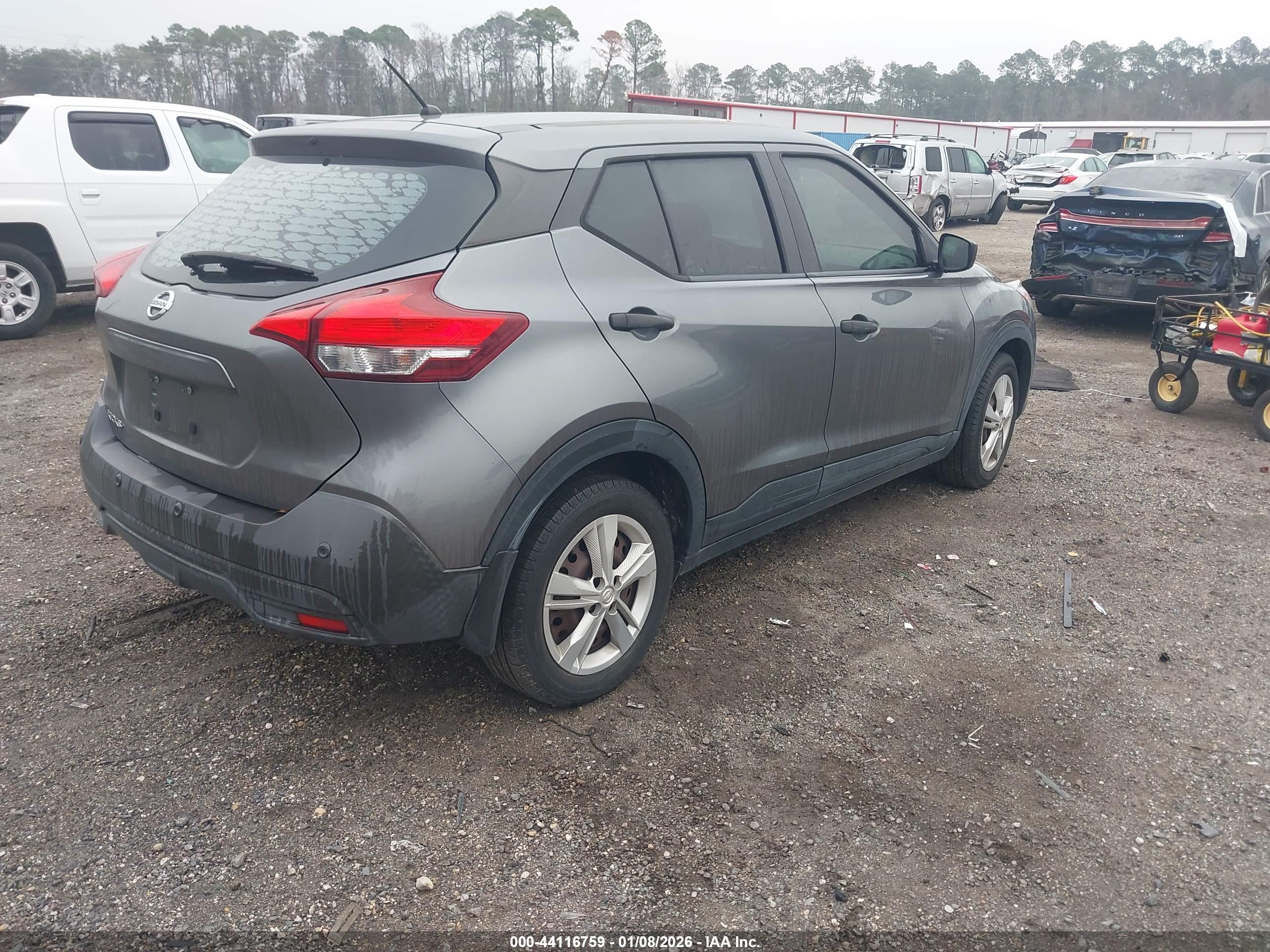 NISSAN KICKS image 4