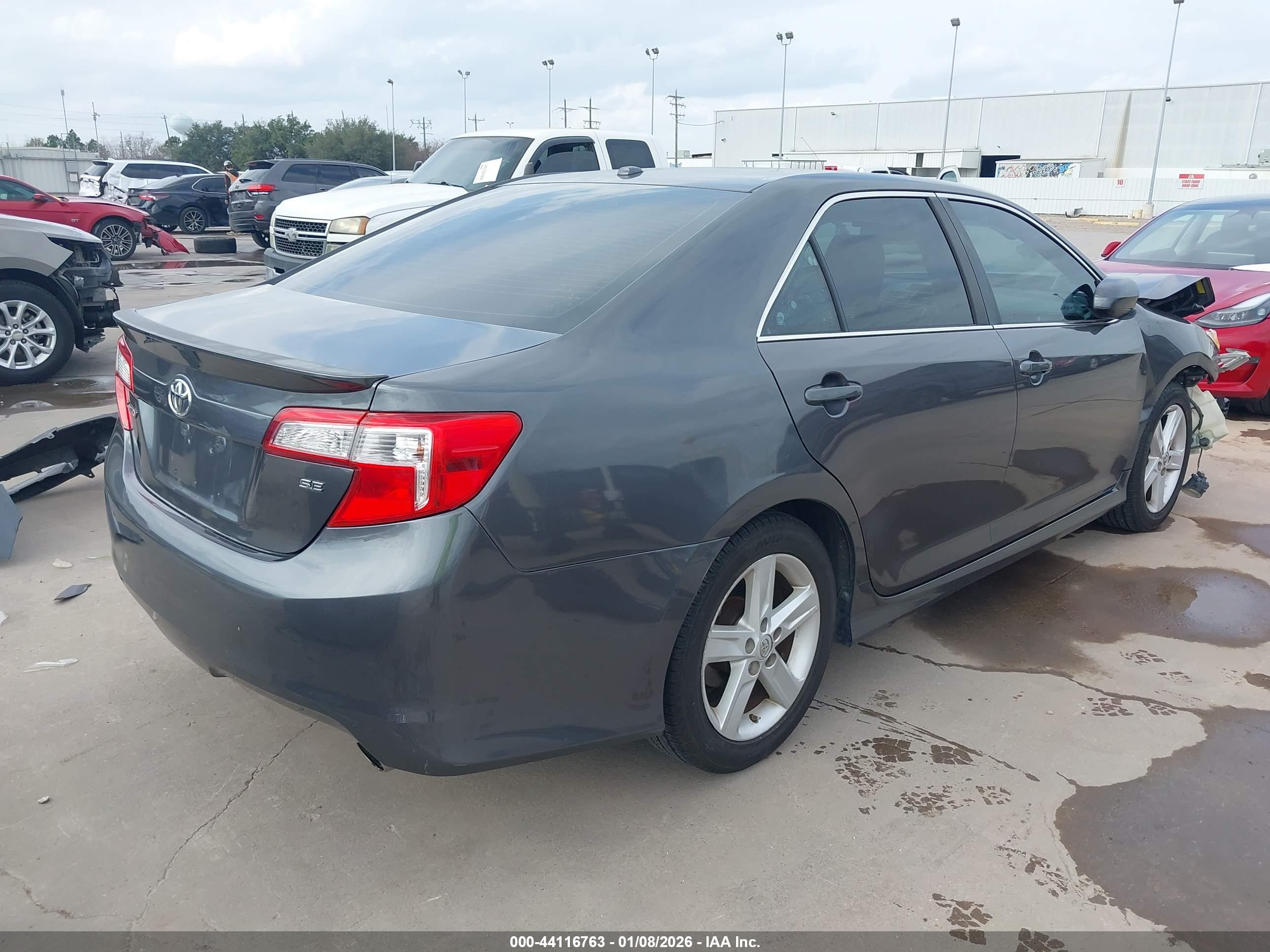 TOYOTA CAMRY image 4
