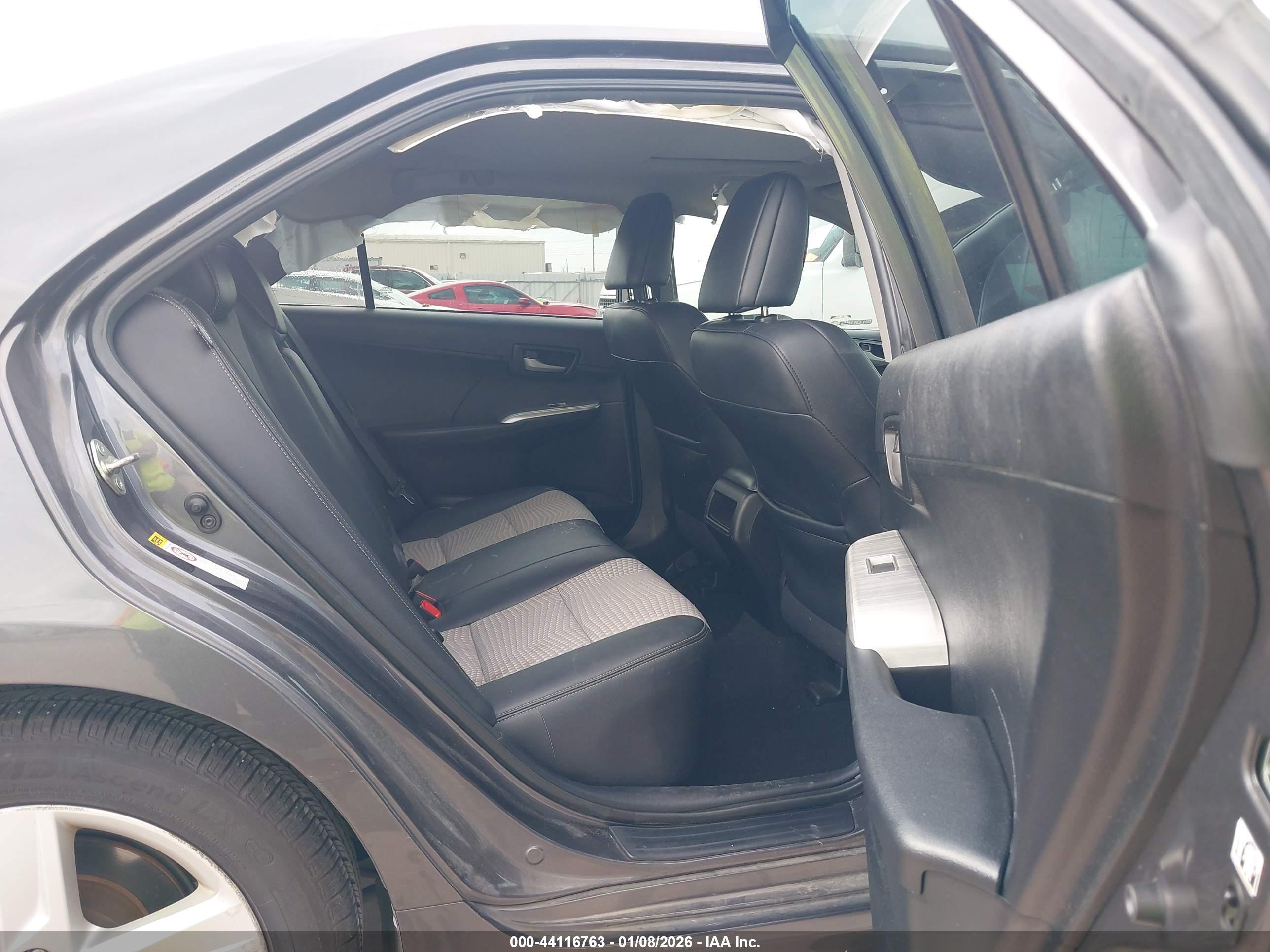TOYOTA CAMRY image 8