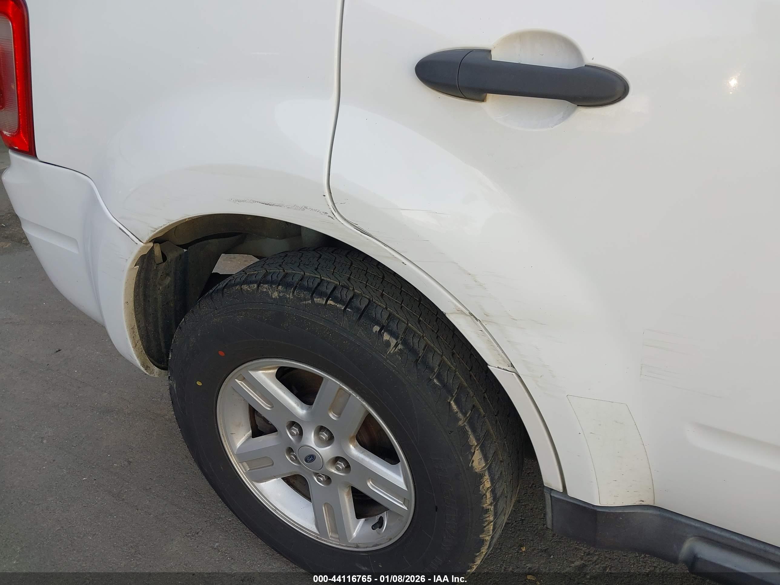 FORD ESCAPE image 6