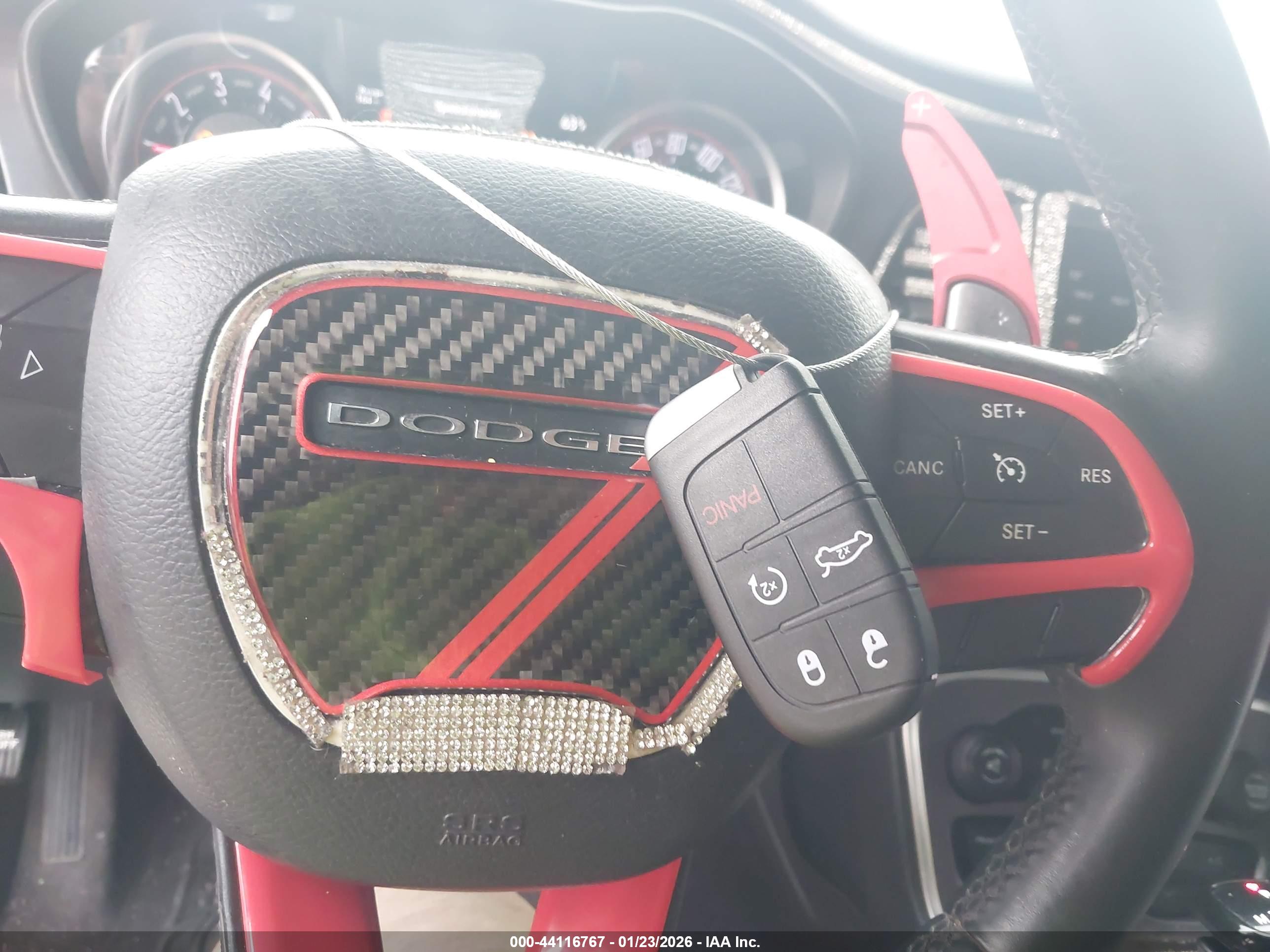 DODGE CHALLENGER image 11