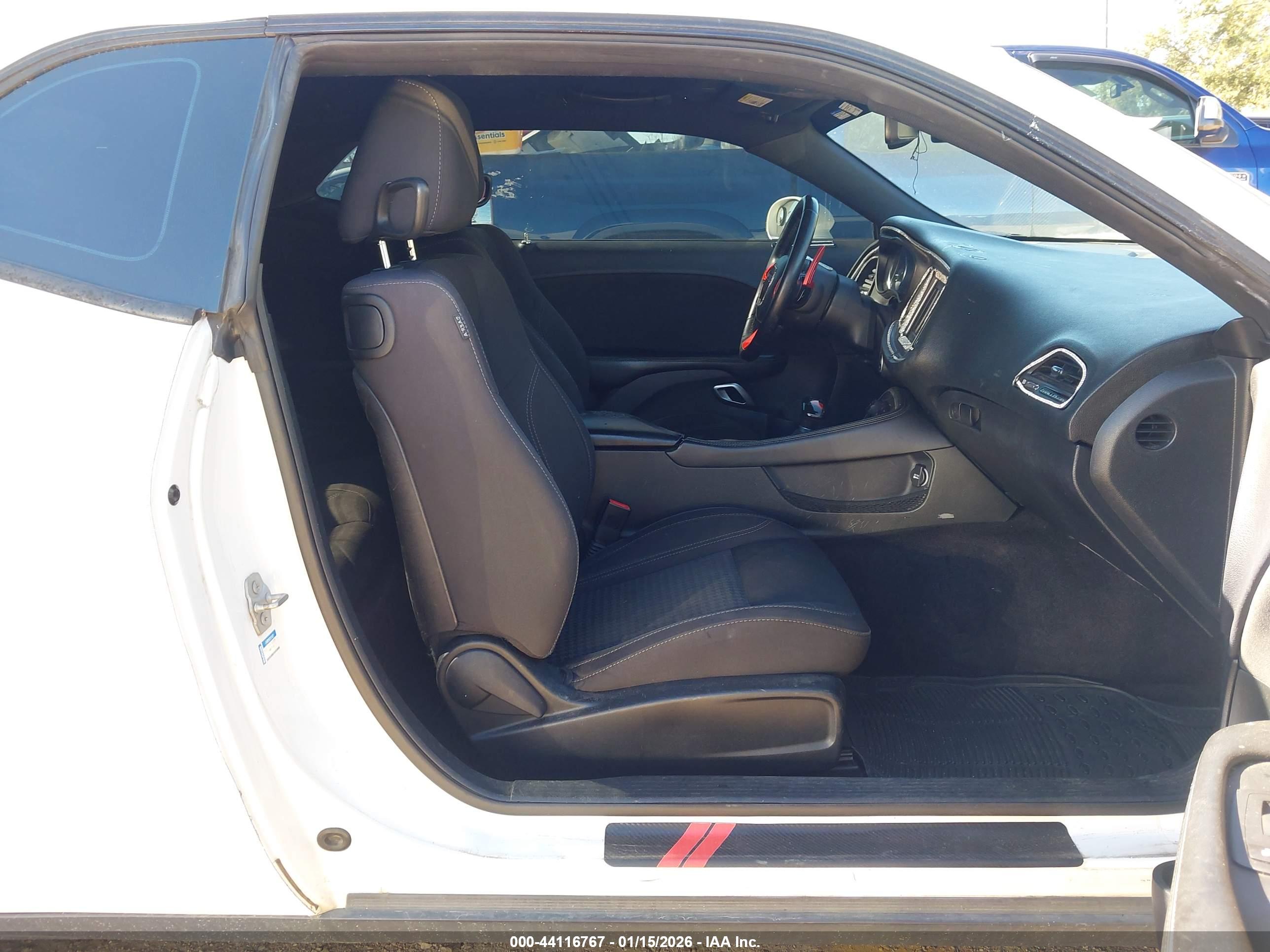 DODGE CHALLENGER image 5