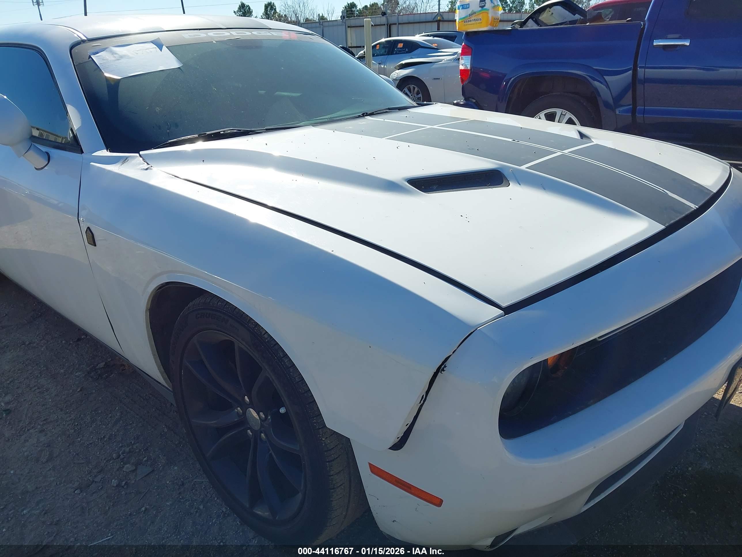 DODGE CHALLENGER image 6