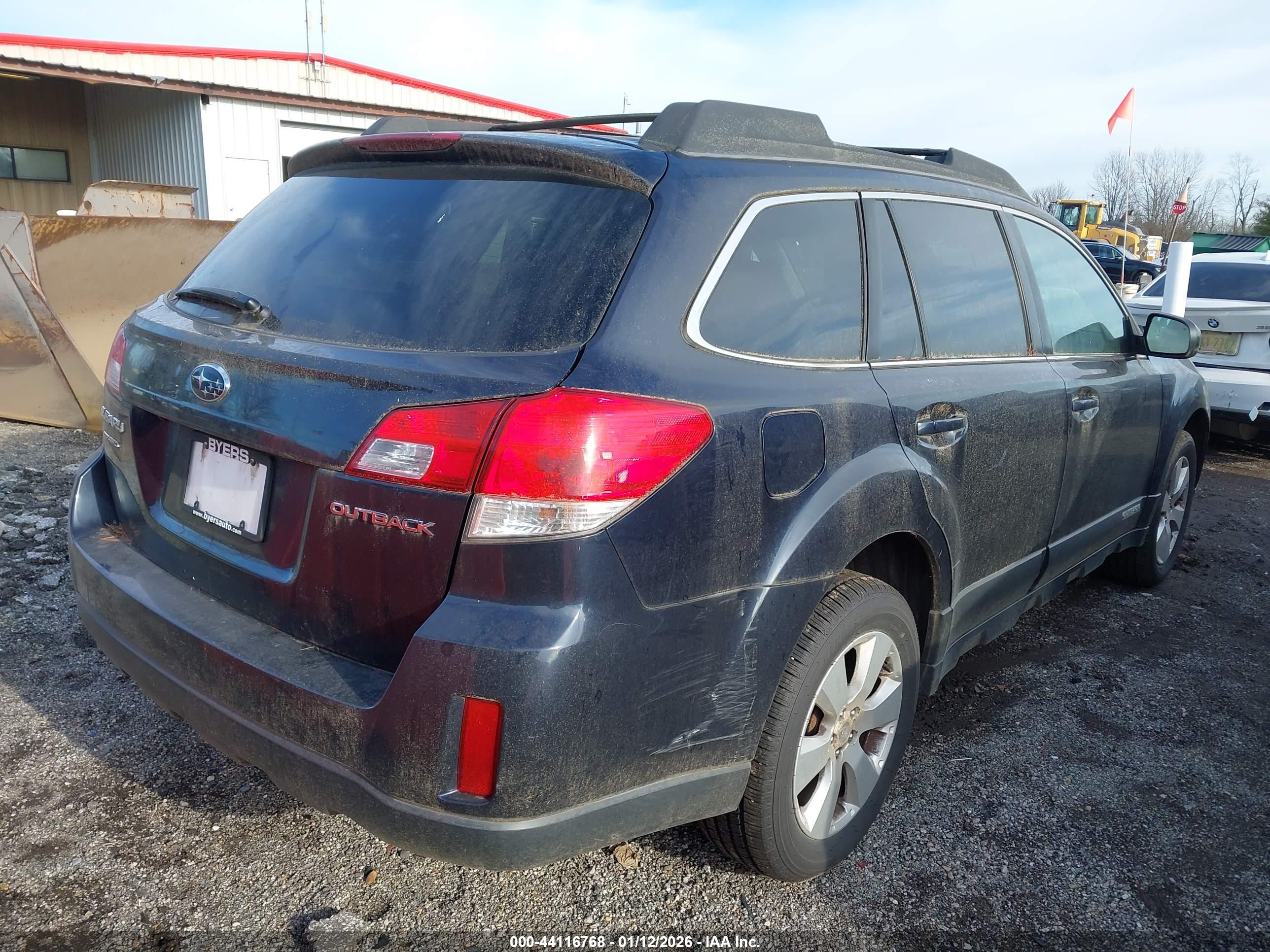 SUBARU OUTBACK image 4