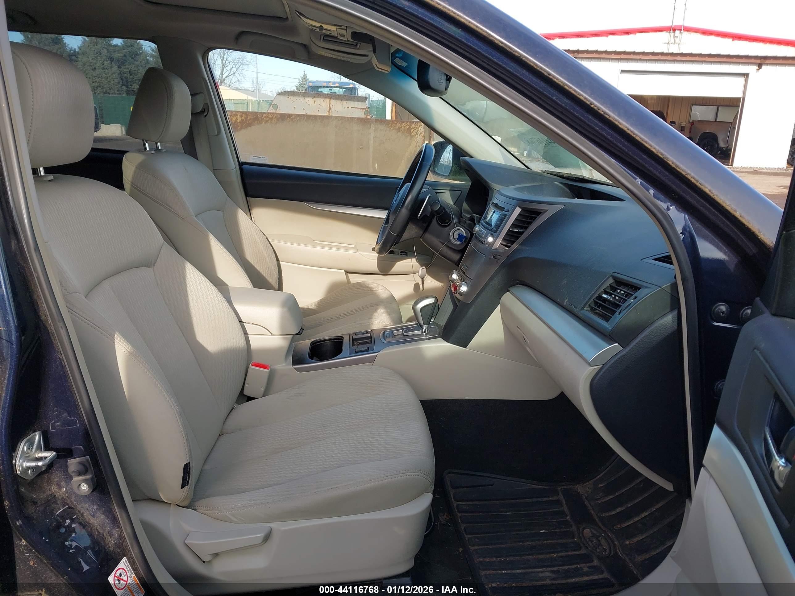 SUBARU OUTBACK image 5