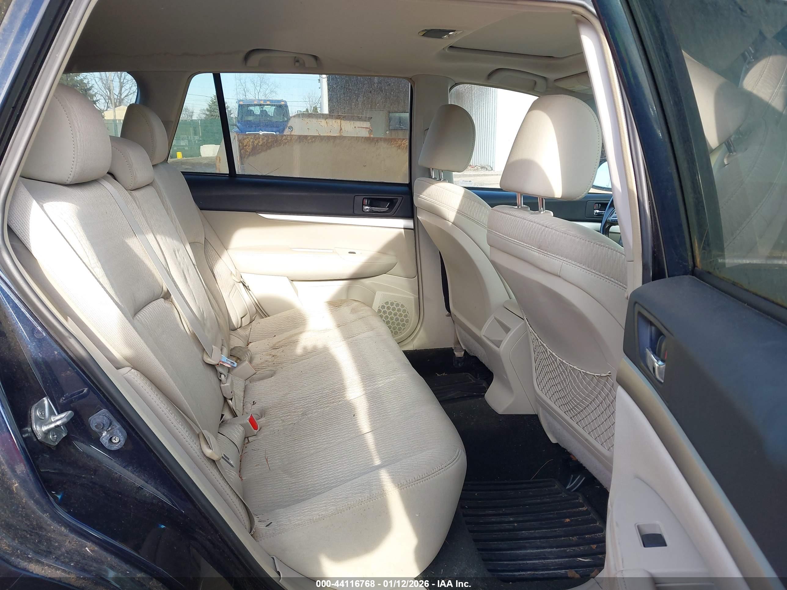 SUBARU OUTBACK image 8
