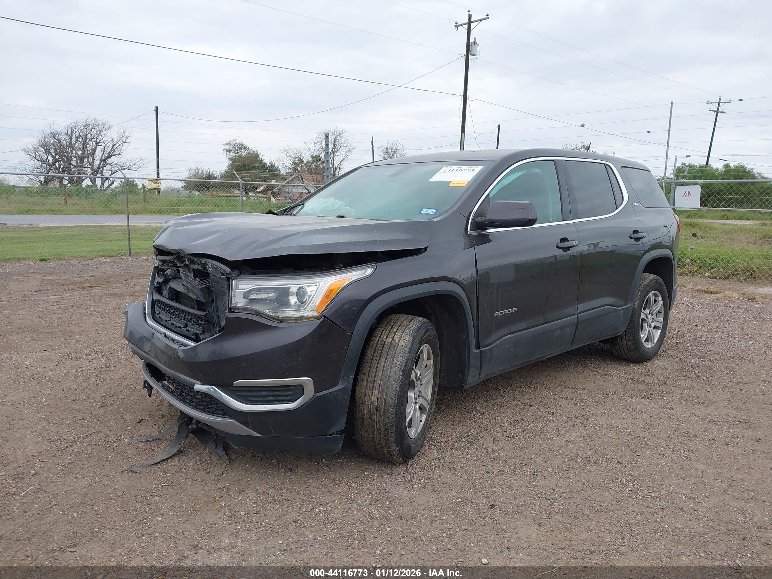 GMC ACADIA image 2