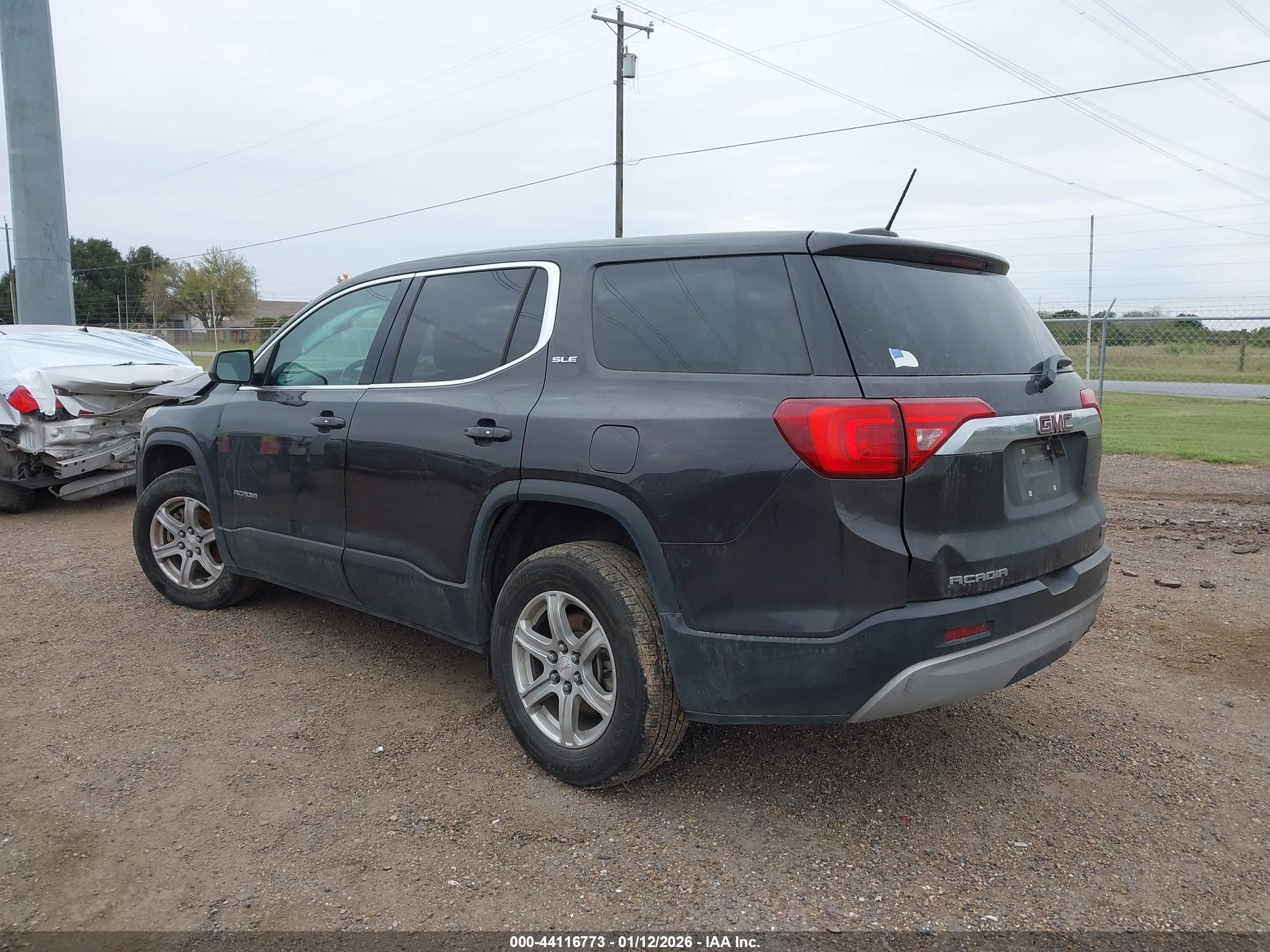 GMC ACADIA image 3